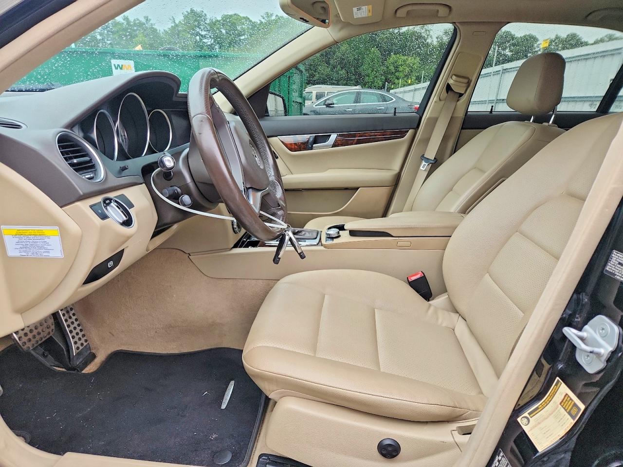 2013 Mercedes-benz C 250 Black vin: WDDGF4HB2DR250762