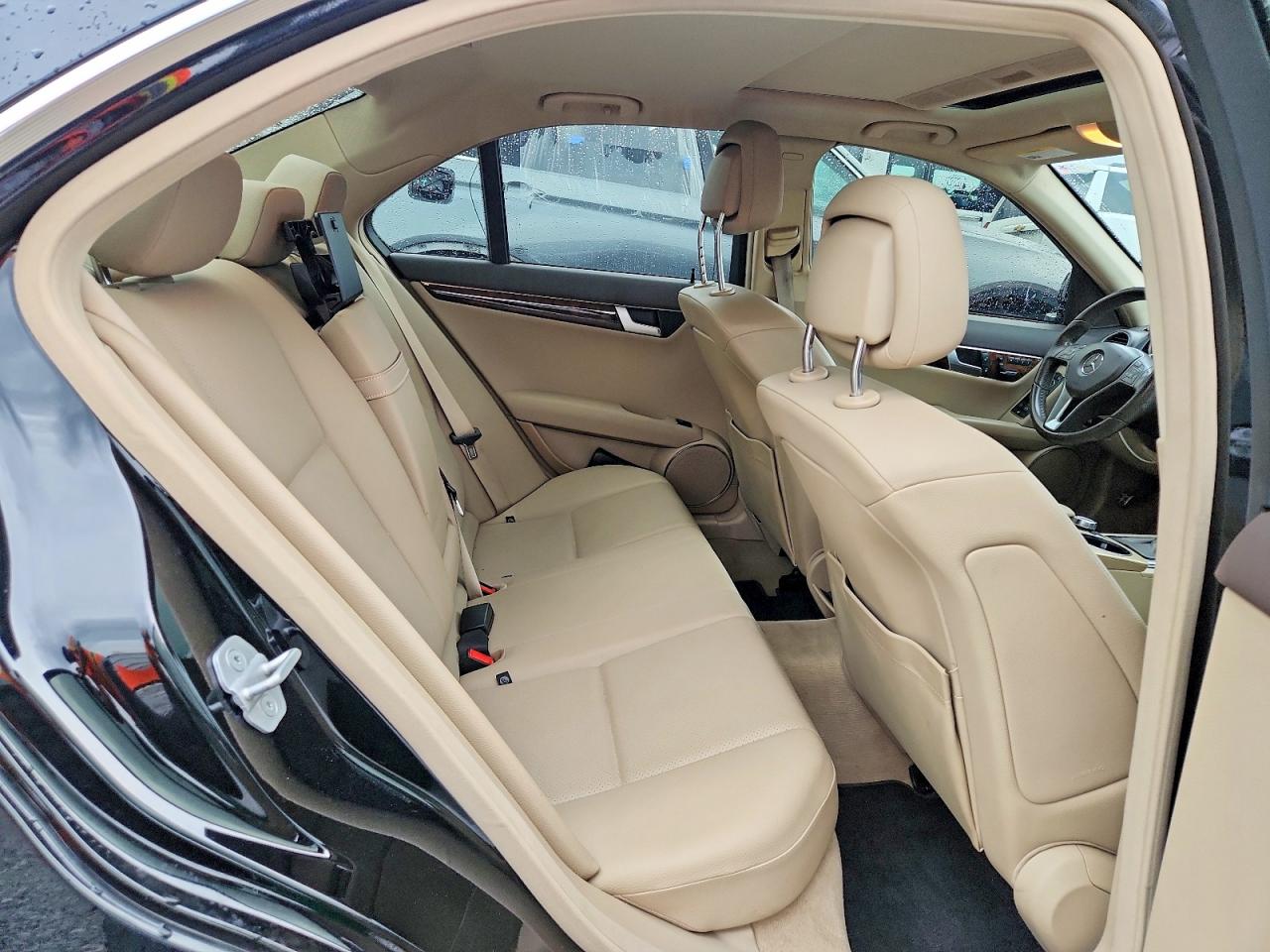 2013 Mercedes-benz C 250 Black vin: WDDGF4HB2DR250762