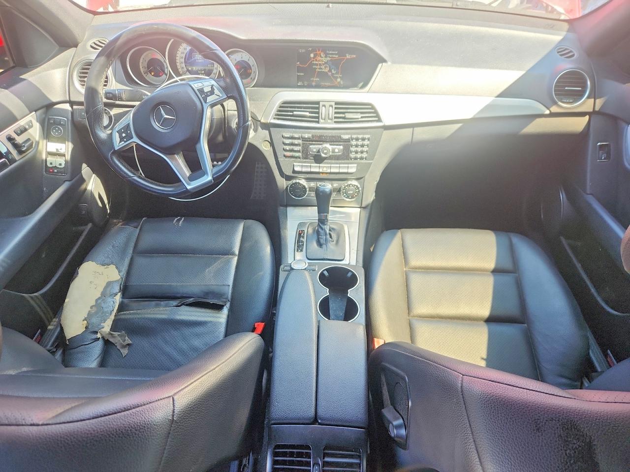 2013 Mercedes-benz C 250 Red vin: WDDGF4HB2DR266427