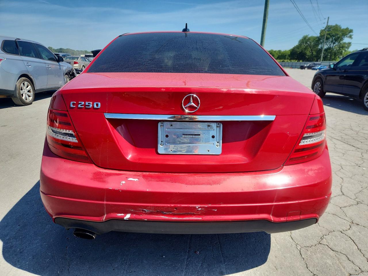 2013 Mercedes-benz C 250 Red vin: WDDGF4HB2DR266427