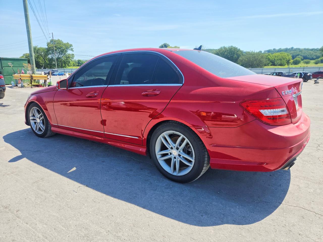 2013 Mercedes-benz C 250 Red vin: WDDGF4HB2DR266427