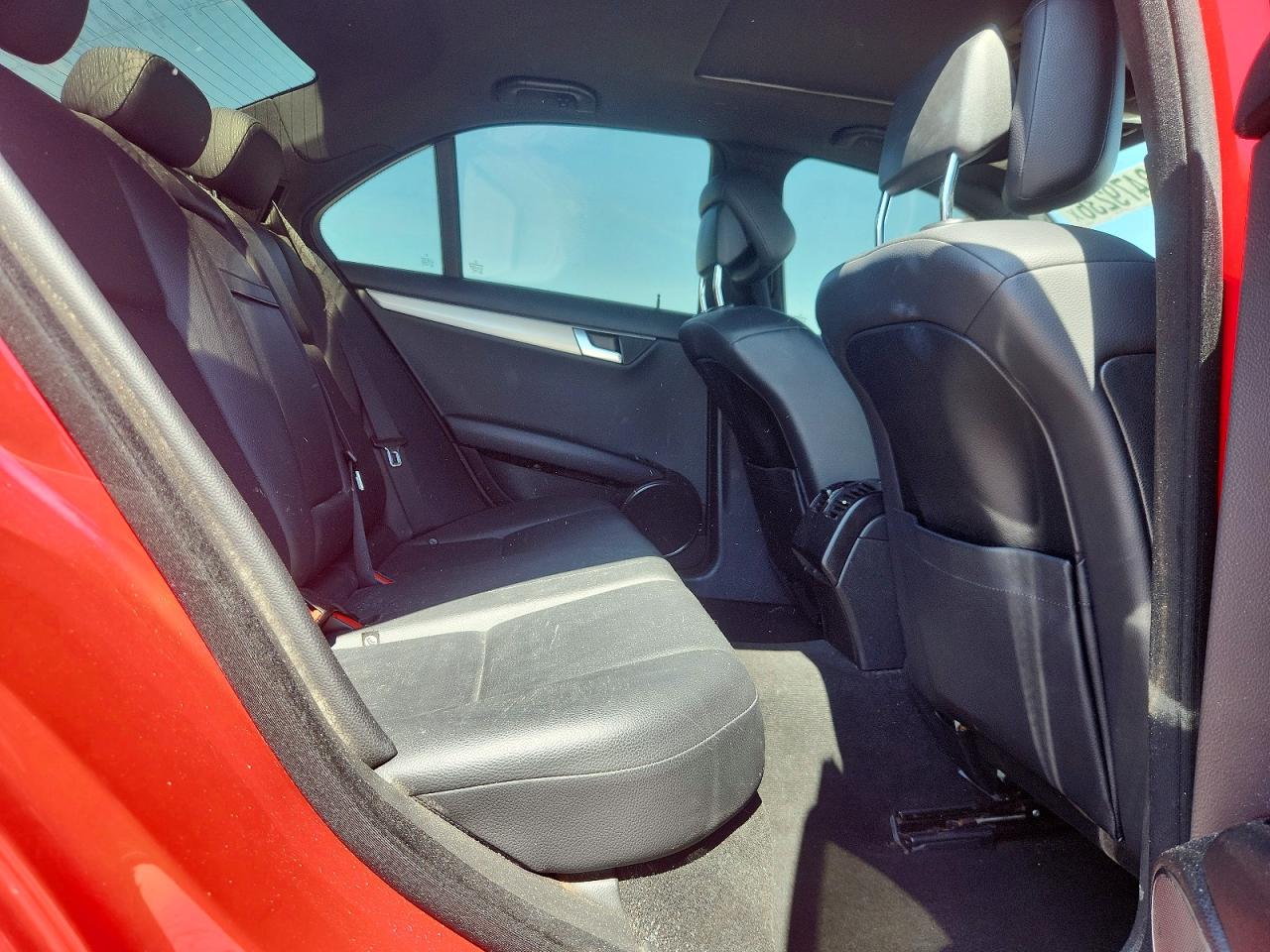 2013 Mercedes-benz C 250 Red vin: WDDGF4HB2DR266427