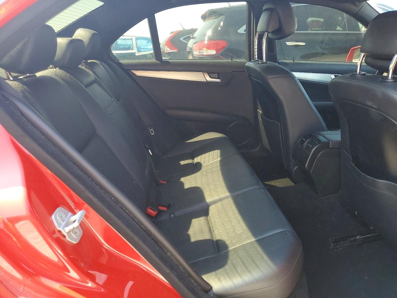 2013 Mercedes-benz C 250 Red vin: WDDGF4HB2DR266427