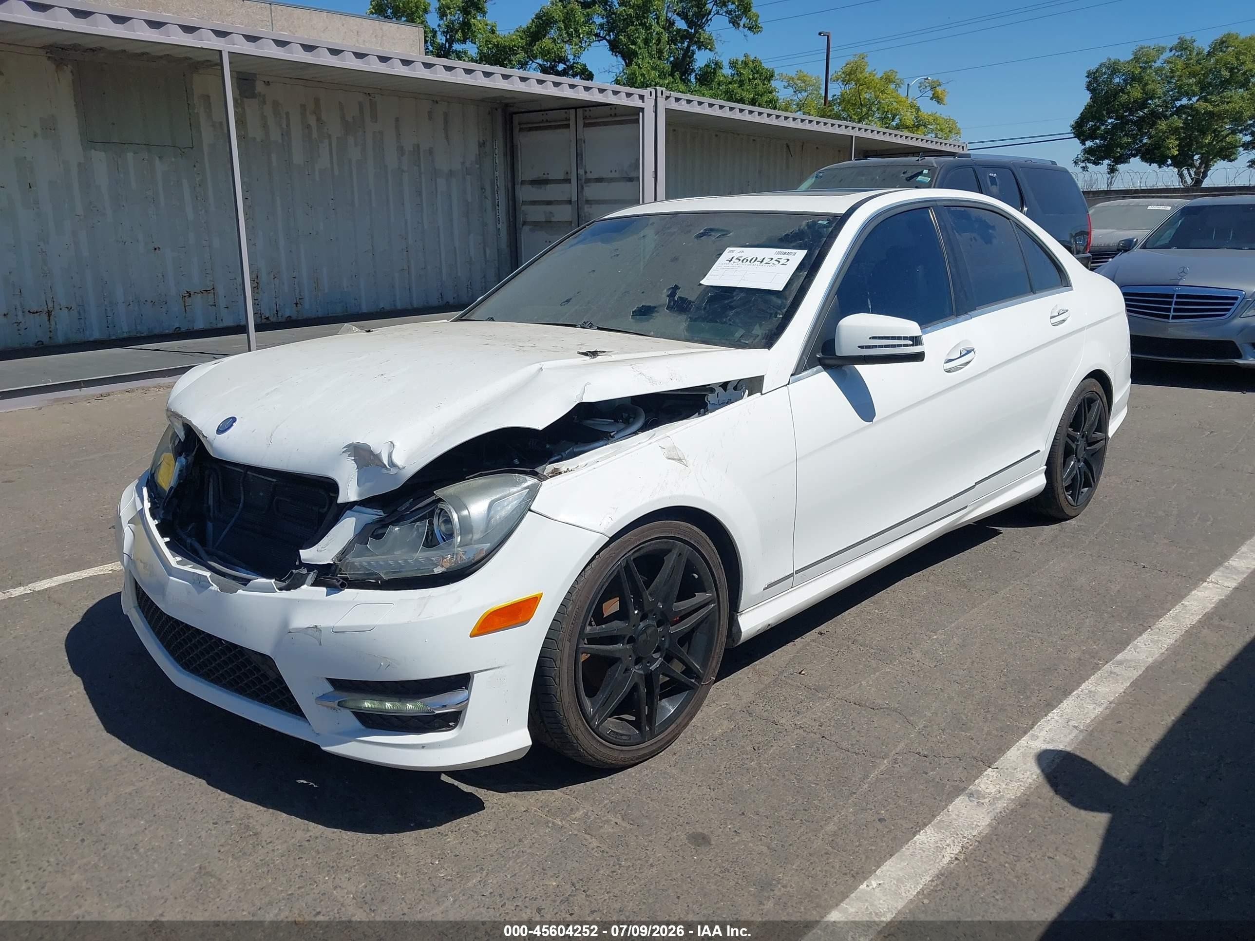 2013 Mercedes-benz C 250 Sport White vin: WDDGF4HB2DR273006