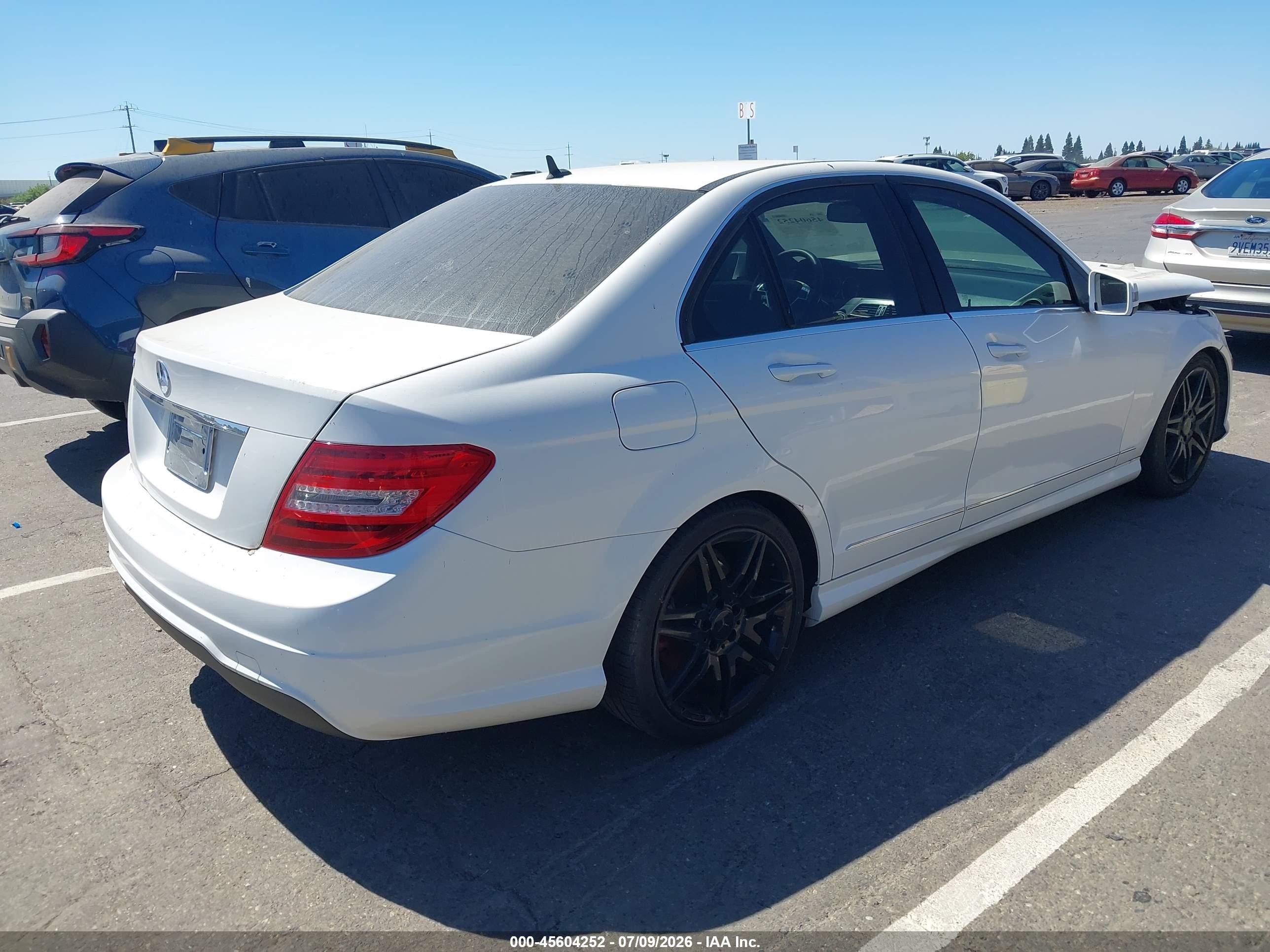 2013 Mercedes-benz C 250 Sport White vin: WDDGF4HB2DR273006