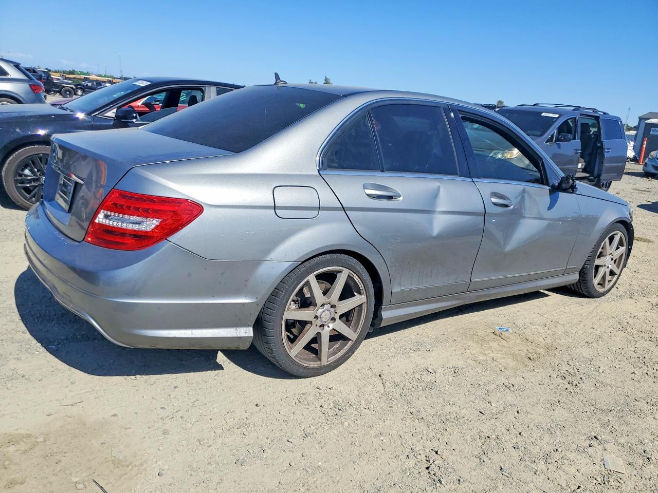 2013 Mercedes-benz C 250 Silver vin: WDDGF4HB2DR274222