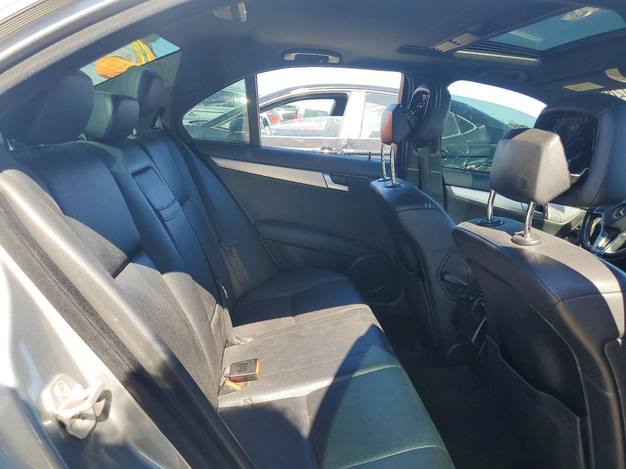 2013 Mercedes-benz C 250 Silver vin: WDDGF4HB2DR274222