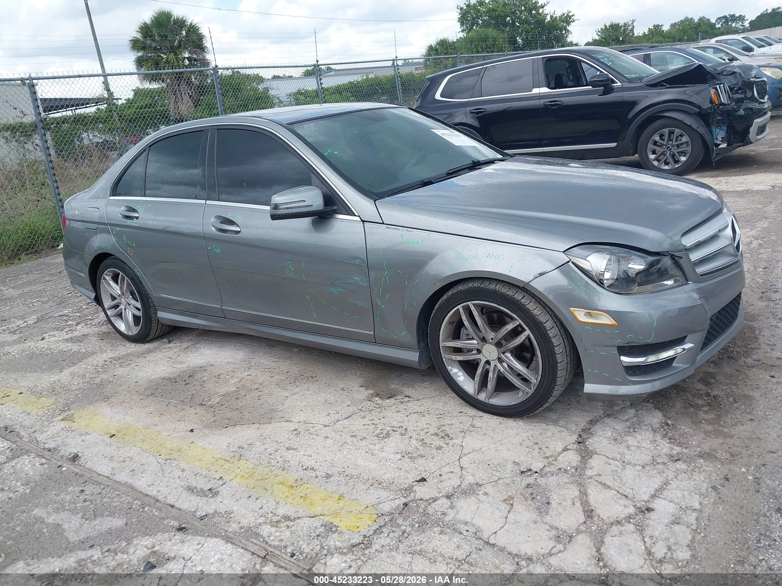 2013 Mercedes-benz C 250 Sport Gray vin: WDDGF4HB2DR290209