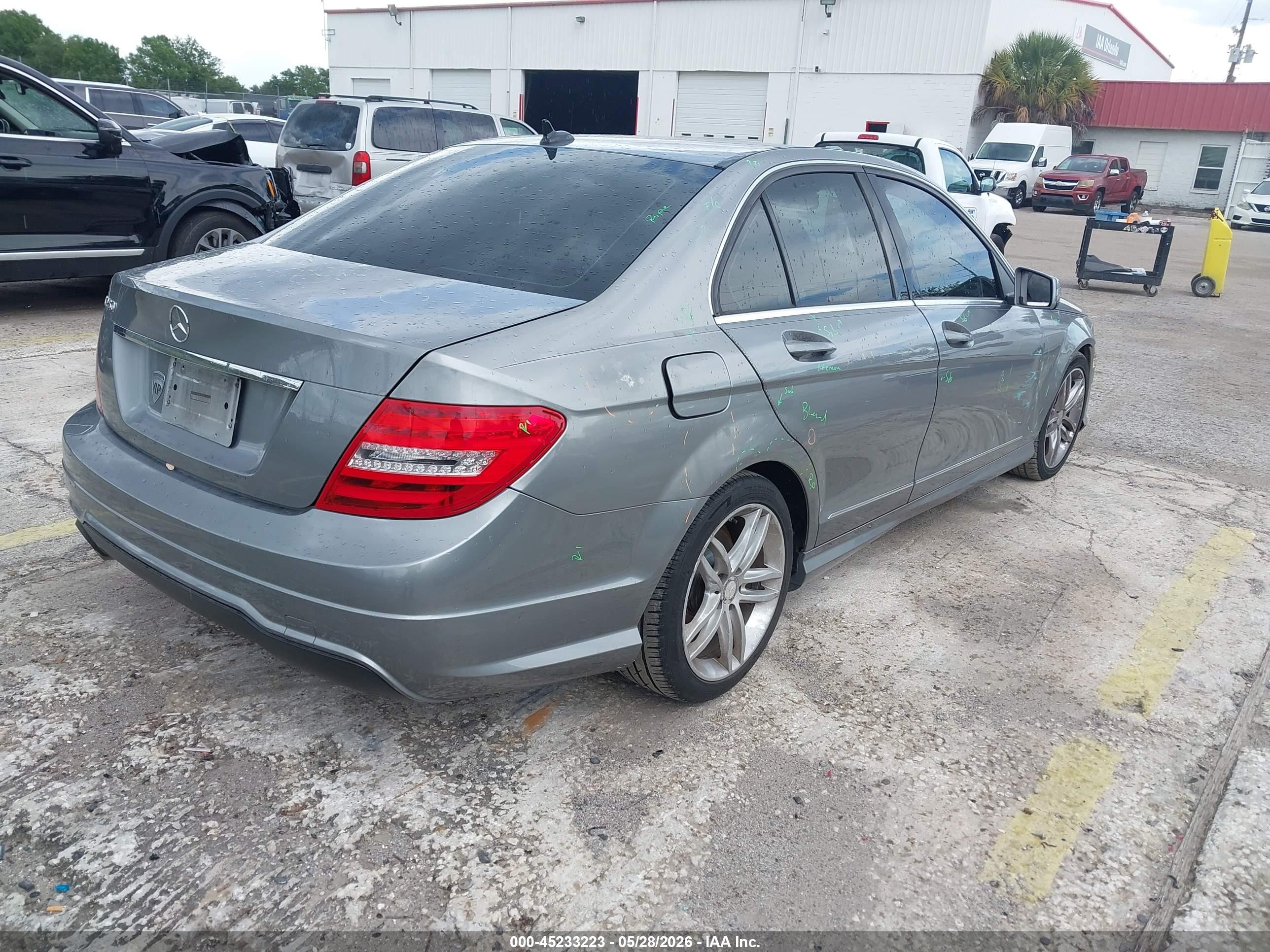 2013 Mercedes-benz C 250 Sport Gray vin: WDDGF4HB2DR290209