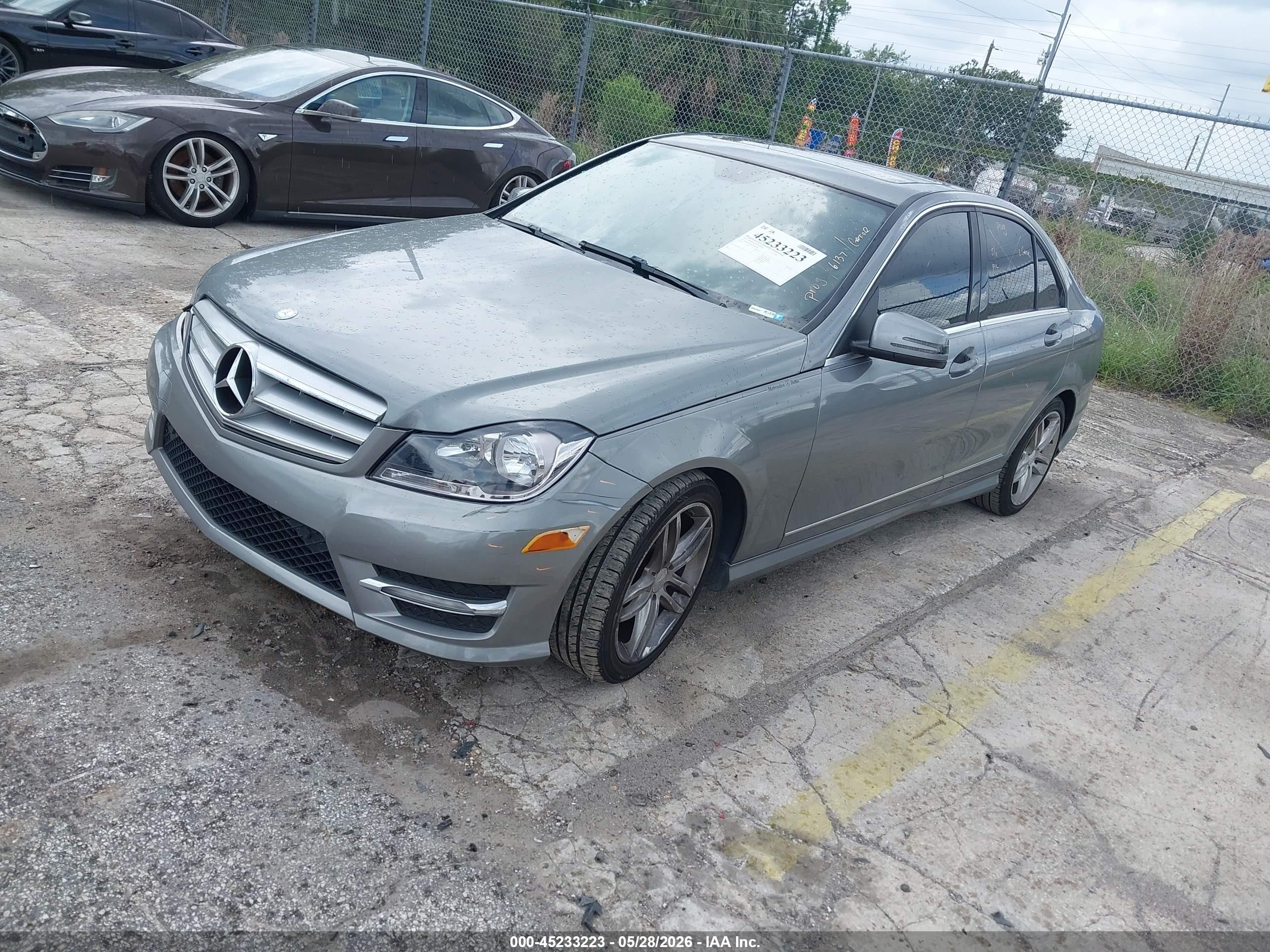 2013 Mercedes-benz C 250 Sport Gray vin: WDDGF4HB2DR290209