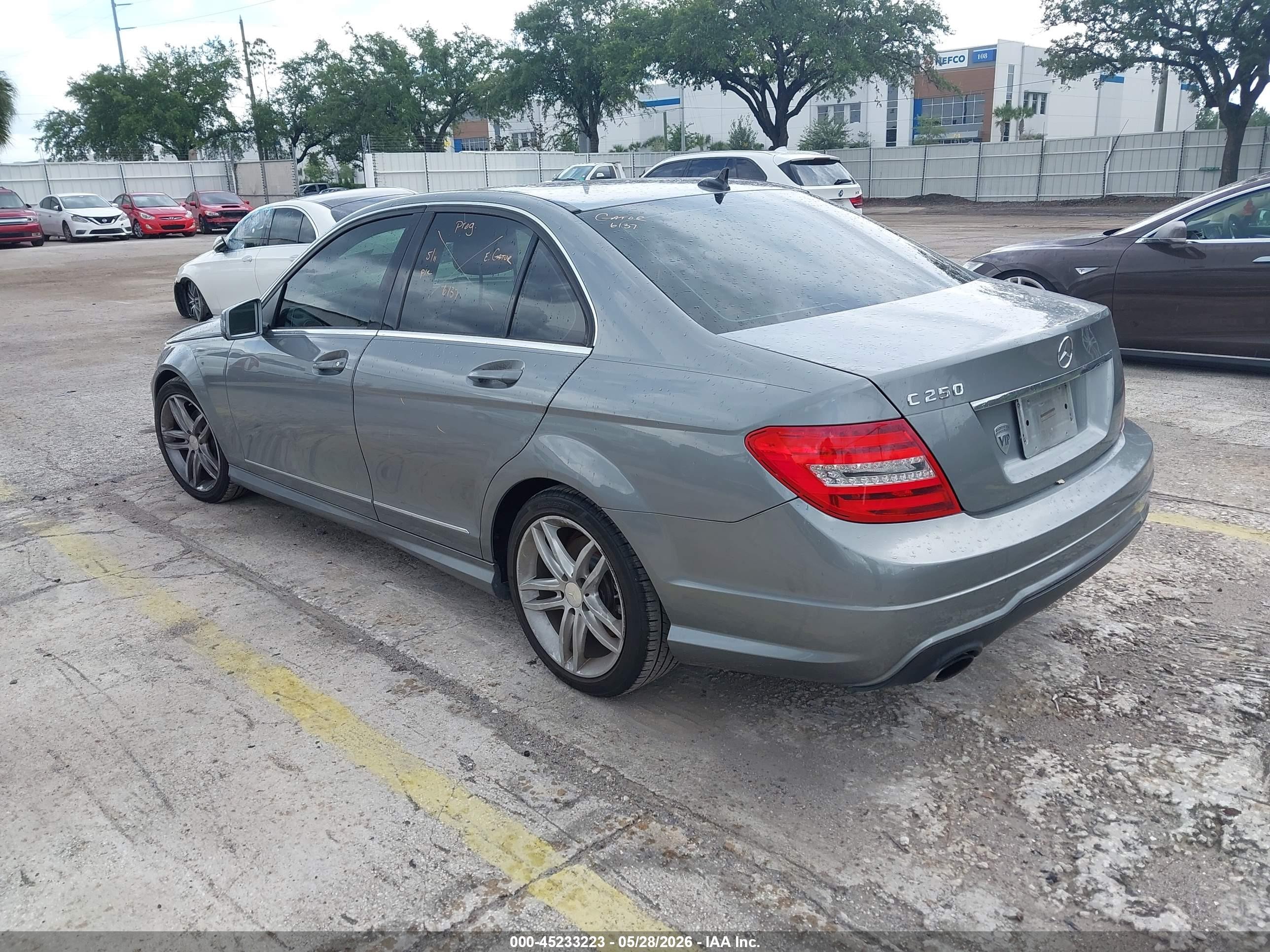 2013 Mercedes-benz C 250 Sport Gray vin: WDDGF4HB2DR290209