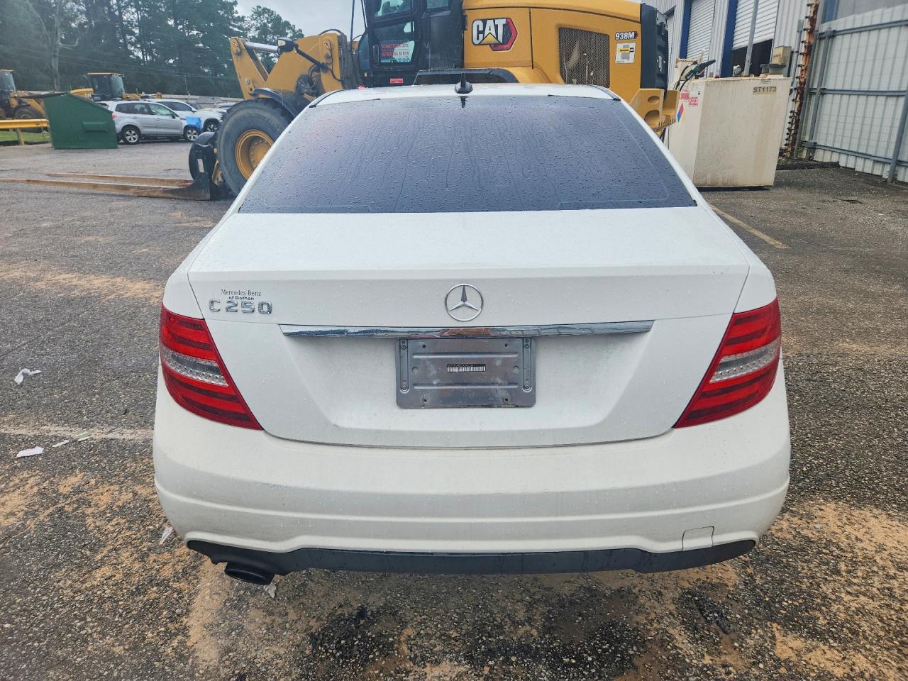 2013 Mercedes-benz C 250 White vin: WDDGF4HB2DR296334