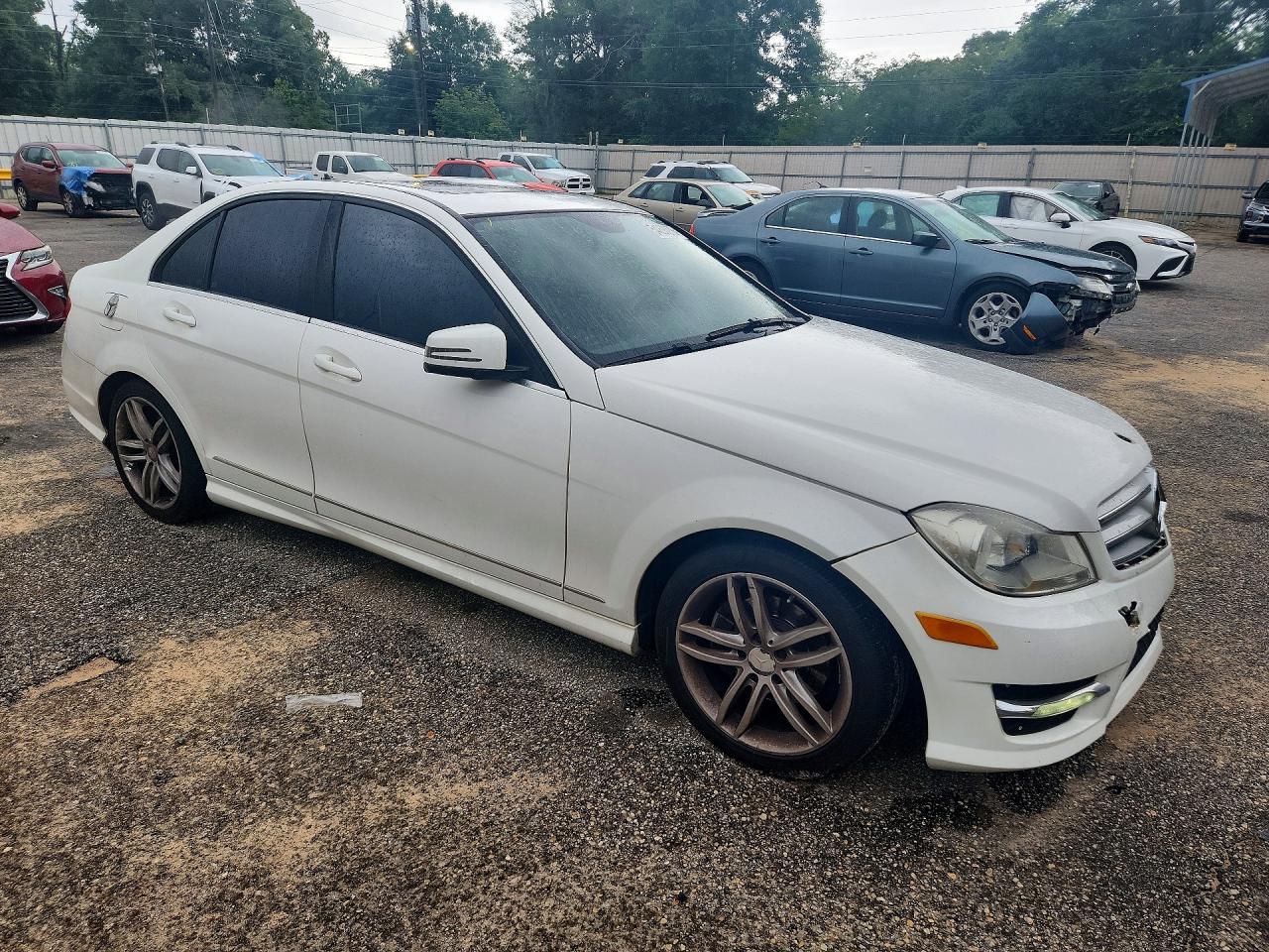 2013 Mercedes-benz C 250 White vin: WDDGF4HB2DR296334