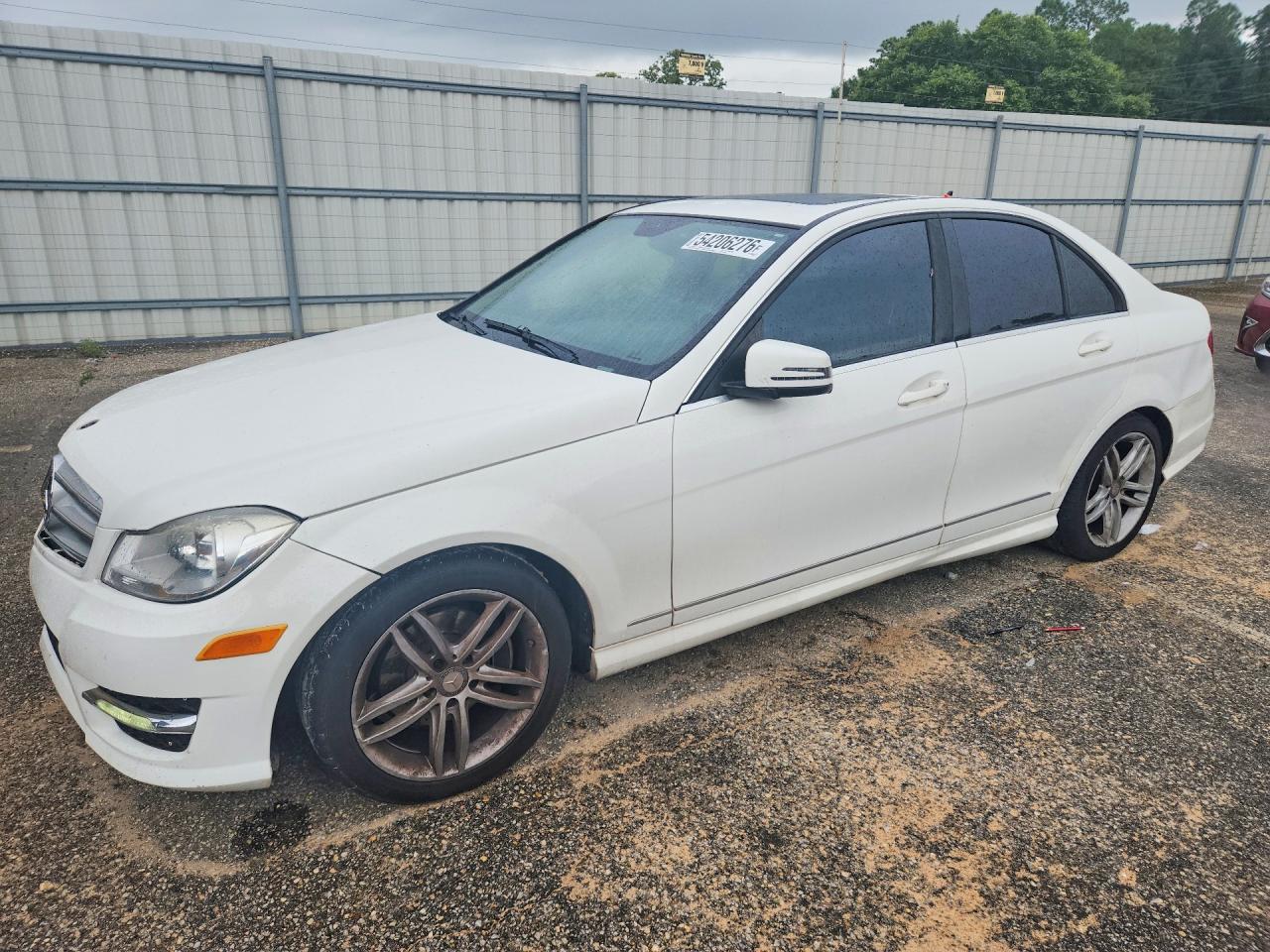 2013 Mercedes-benz C 250 White vin: WDDGF4HB2DR296334