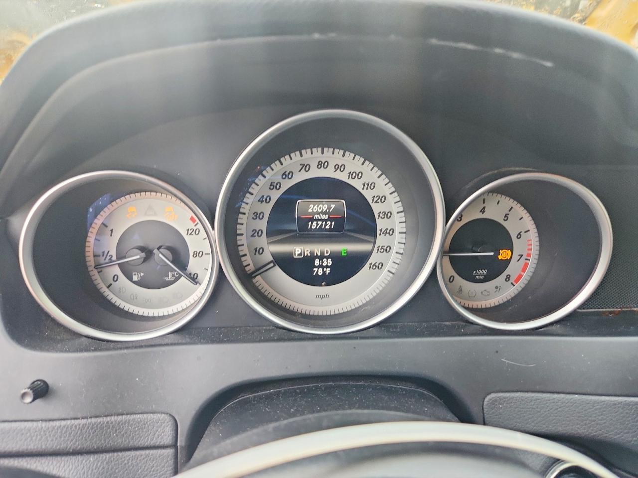 2013 Mercedes-benz C 250 White vin: WDDGF4HB2DR296334