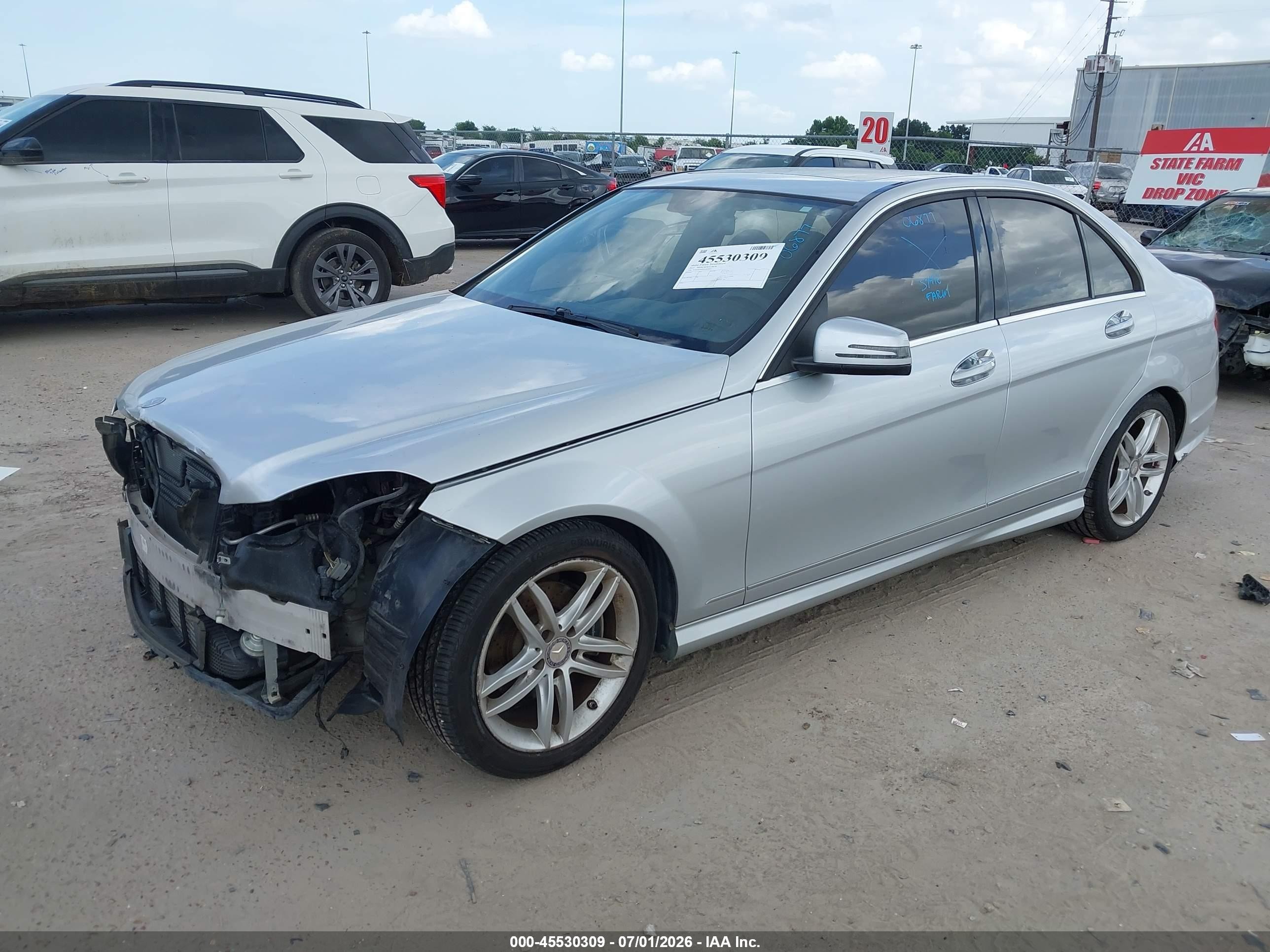 2014 Mercedes-benz C 250 Sport Серебряный vin: WDDGF4HB2EA928913