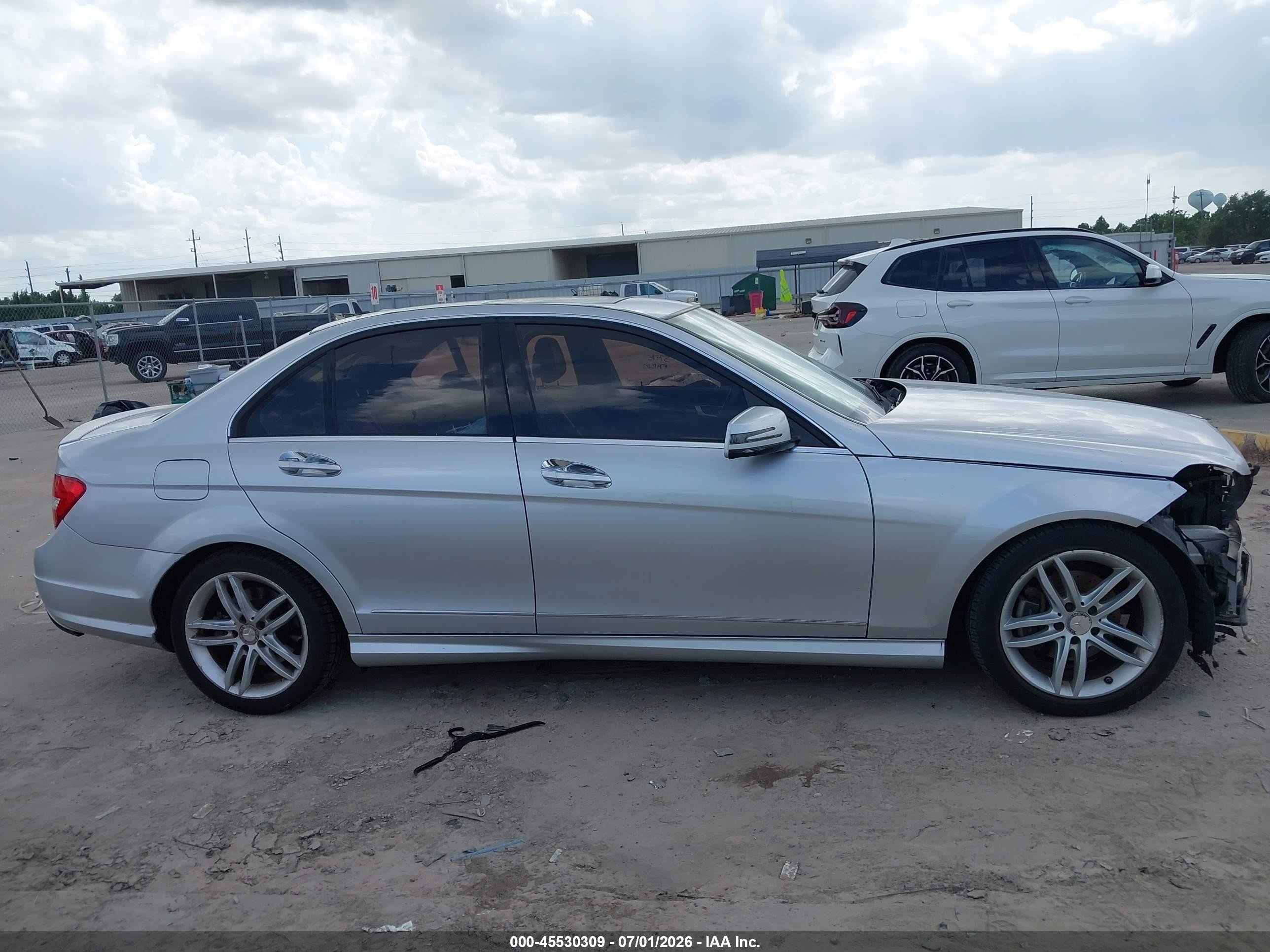 2014 Mercedes-benz C 250 Sport Серебряный vin: WDDGF4HB2EA928913
