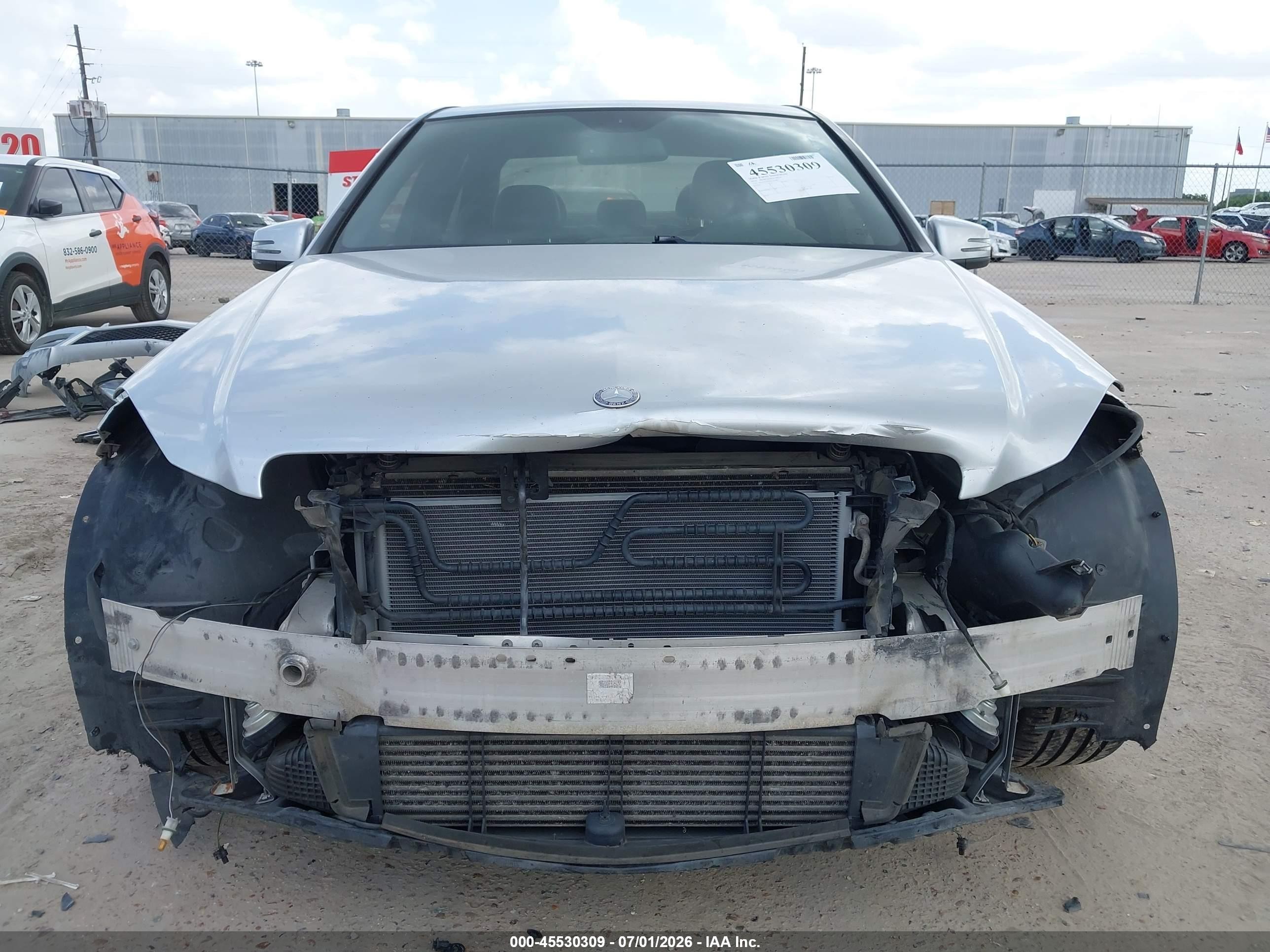 2014 Mercedes-benz C 250 Sport Серебряный vin: WDDGF4HB2EA928913