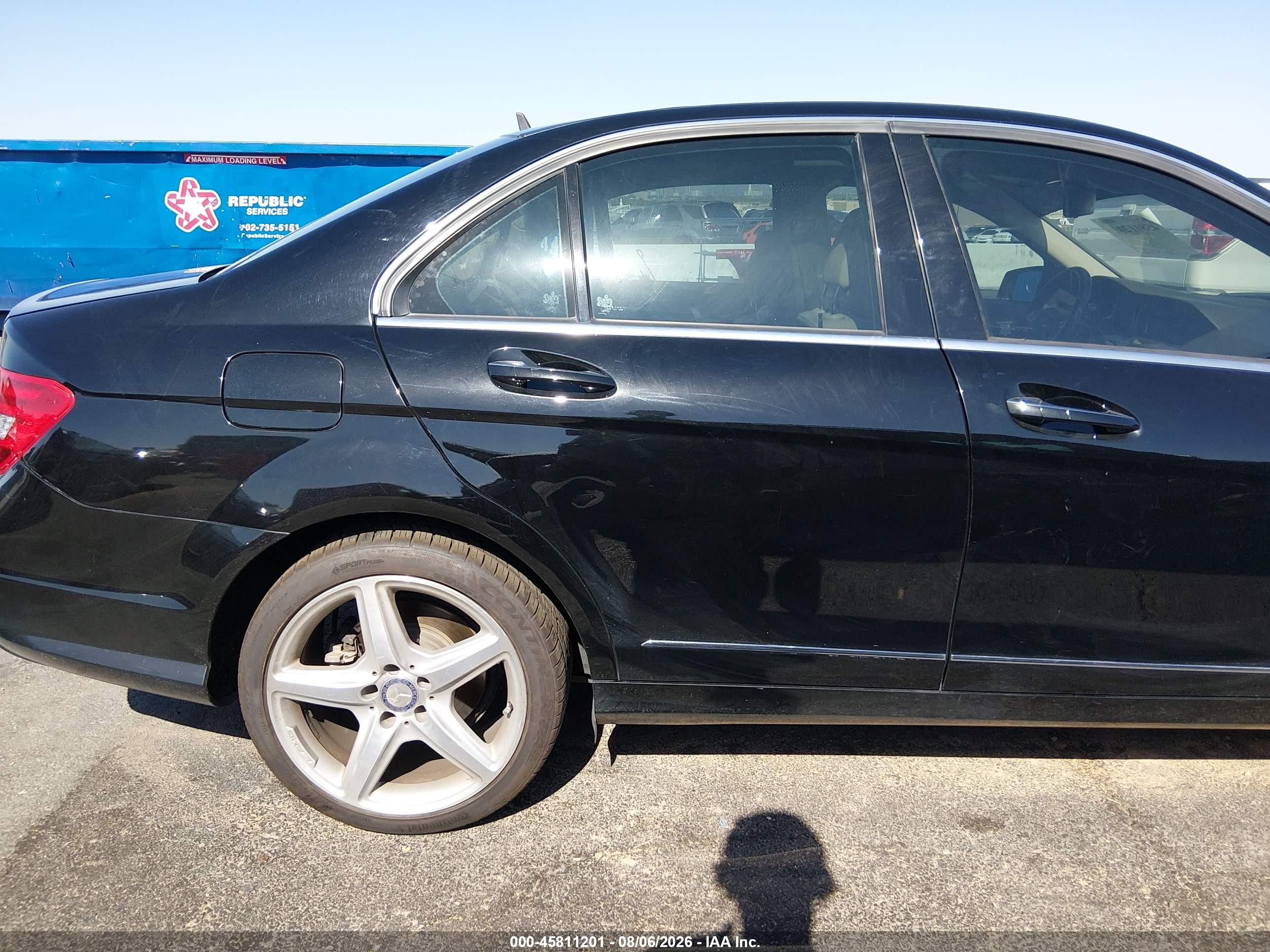 2014 Mercedes-benz C 250 Luxury Black vin: WDDGF4HB2EA952760