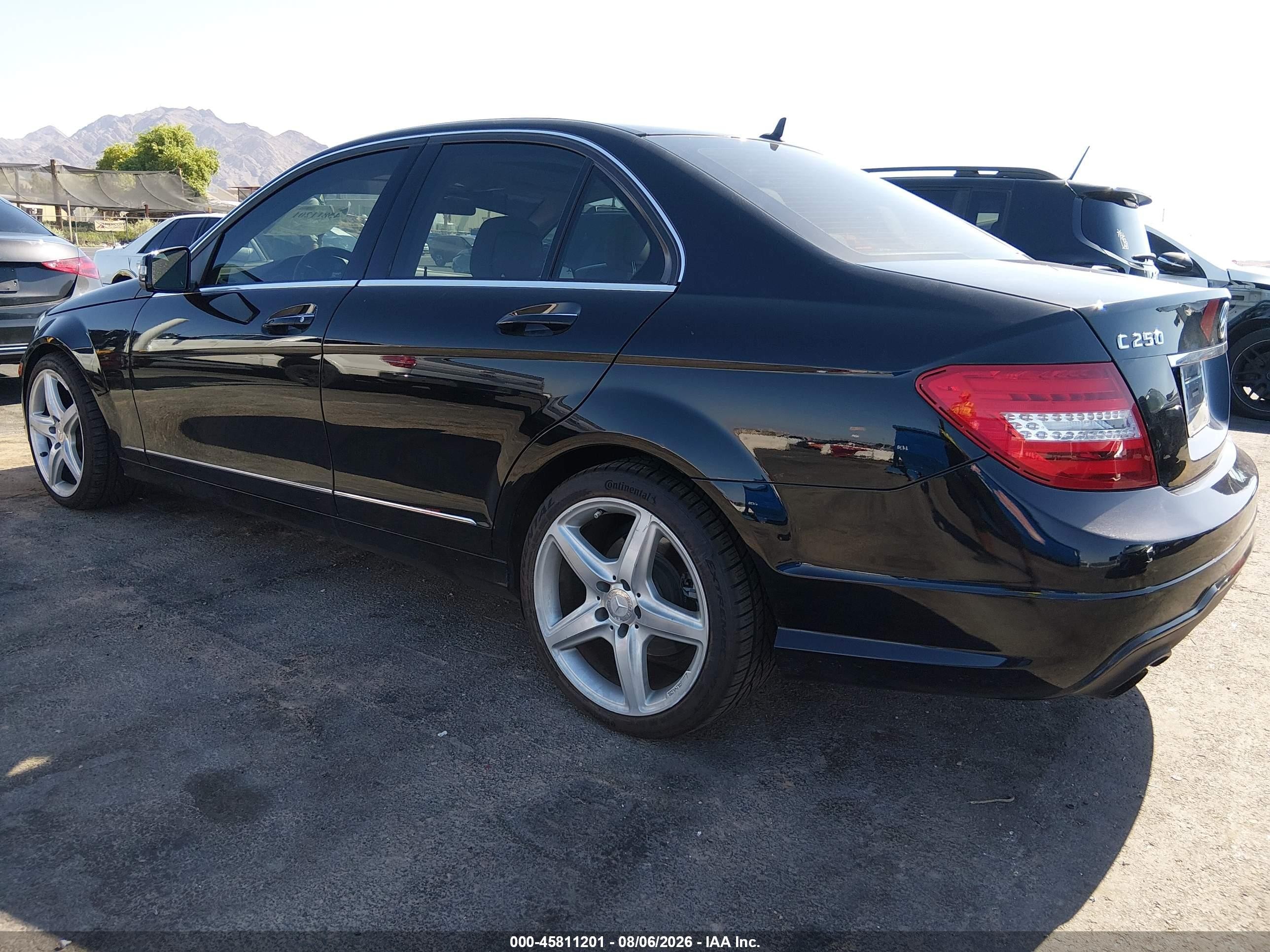 2014 Mercedes-benz C 250 Luxury Black vin: WDDGF4HB2EA952760