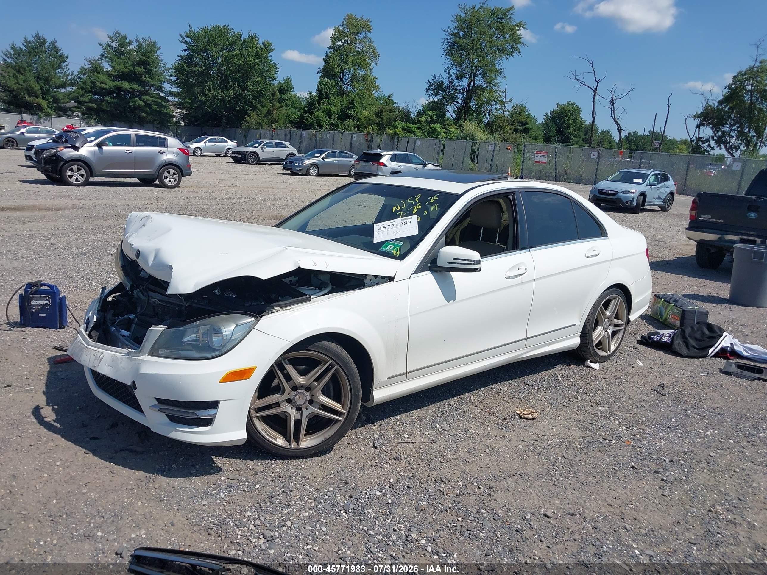 2014 Mercedes-benz C 250 Sport White vin: WDDGF4HB2EA954086