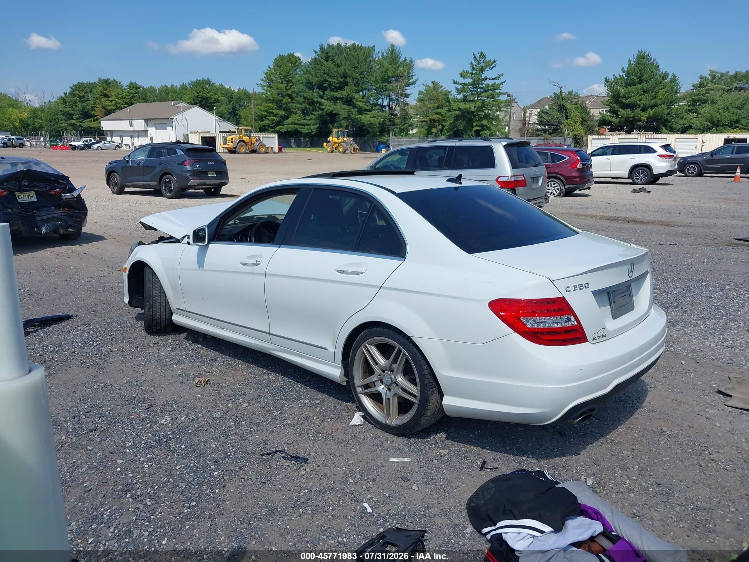 2014 Mercedes-benz C 250 Sport White vin: WDDGF4HB2EA954086