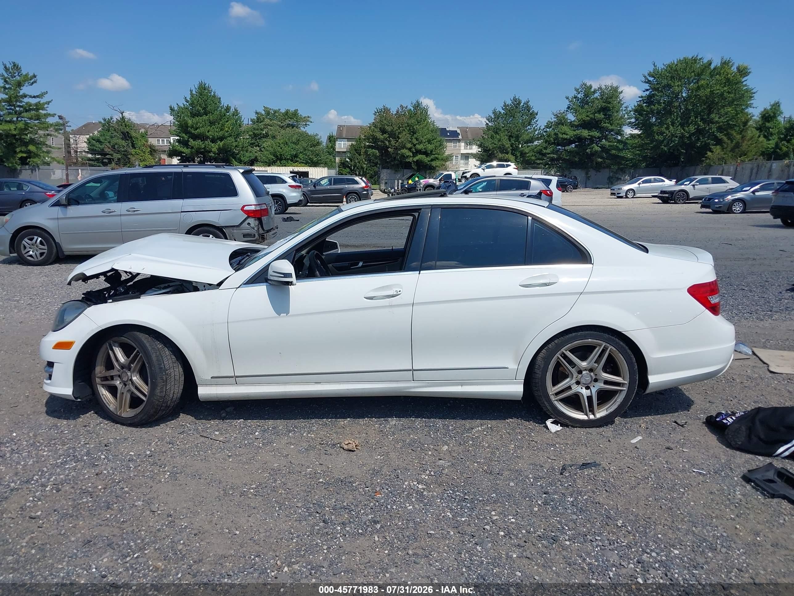 2014 Mercedes-benz C 250 Sport White vin: WDDGF4HB2EA954086