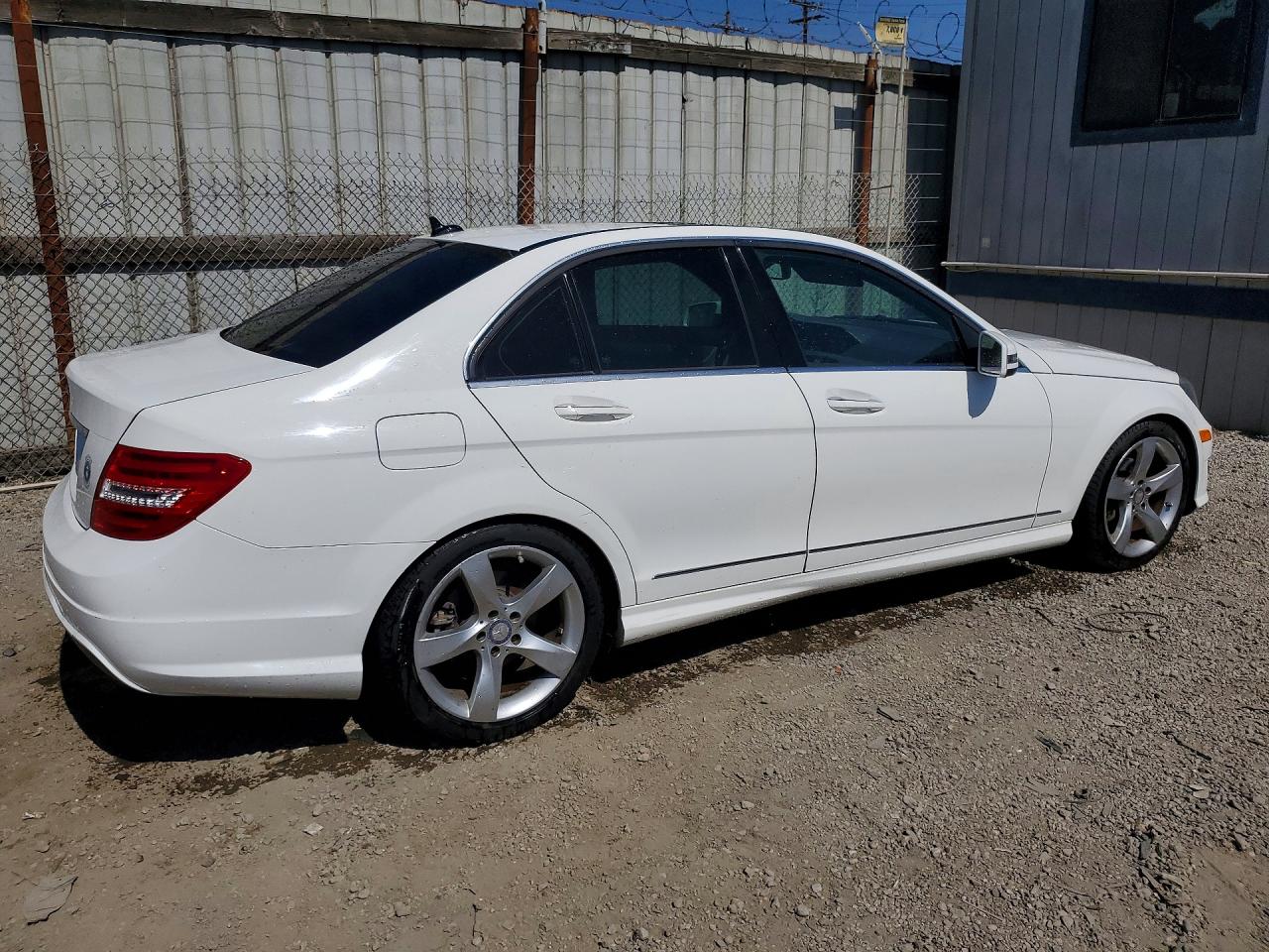 2014 Mercedes-benz C 250 White vin: WDDGF4HB2EA965606
