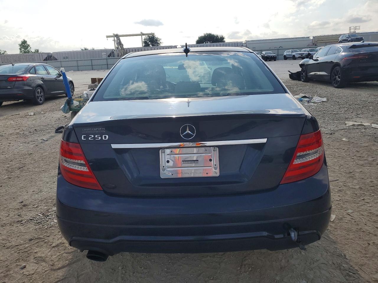 2014 Mercedes-benz C 250 Blue vin: WDDGF4HB2EA967517