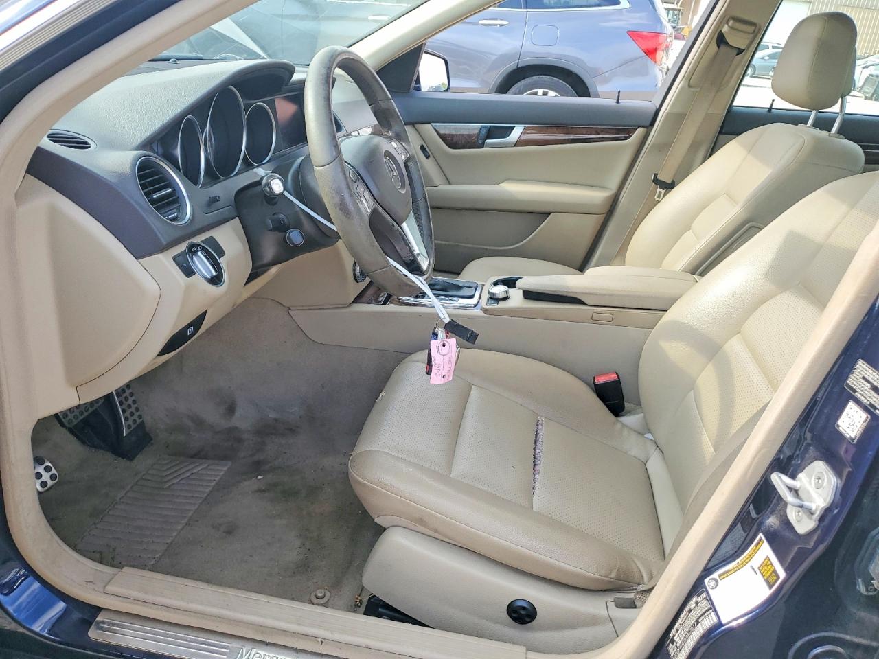 2014 Mercedes-benz C 250 Blue vin: WDDGF4HB2EA967517