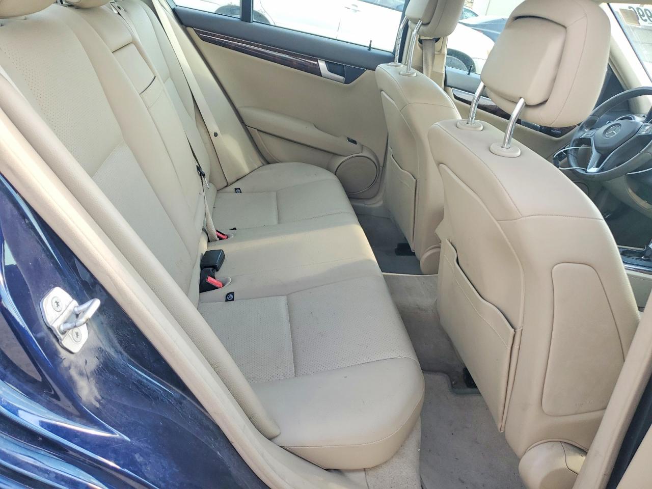 2014 Mercedes-benz C 250 Blue vin: WDDGF4HB2EA967517