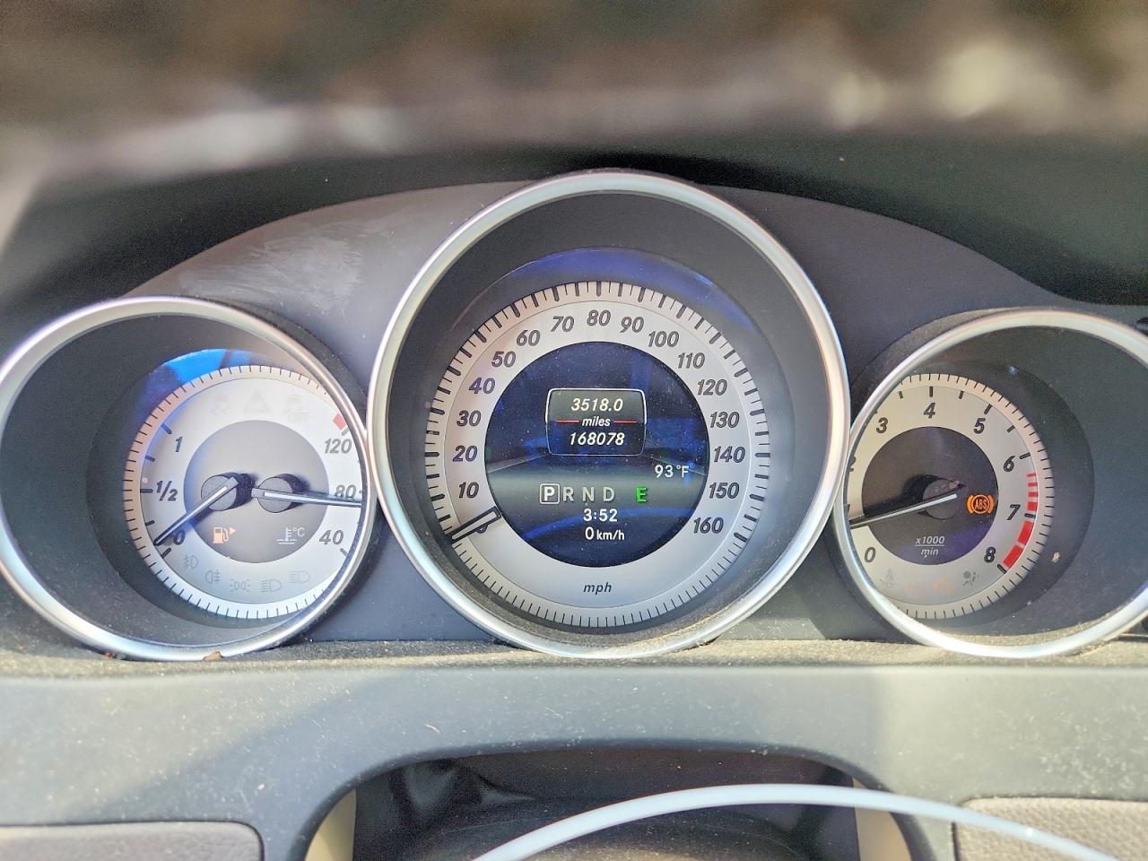 2014 Mercedes-benz C 250 Белый vin: WDDGF4HB2EG192522