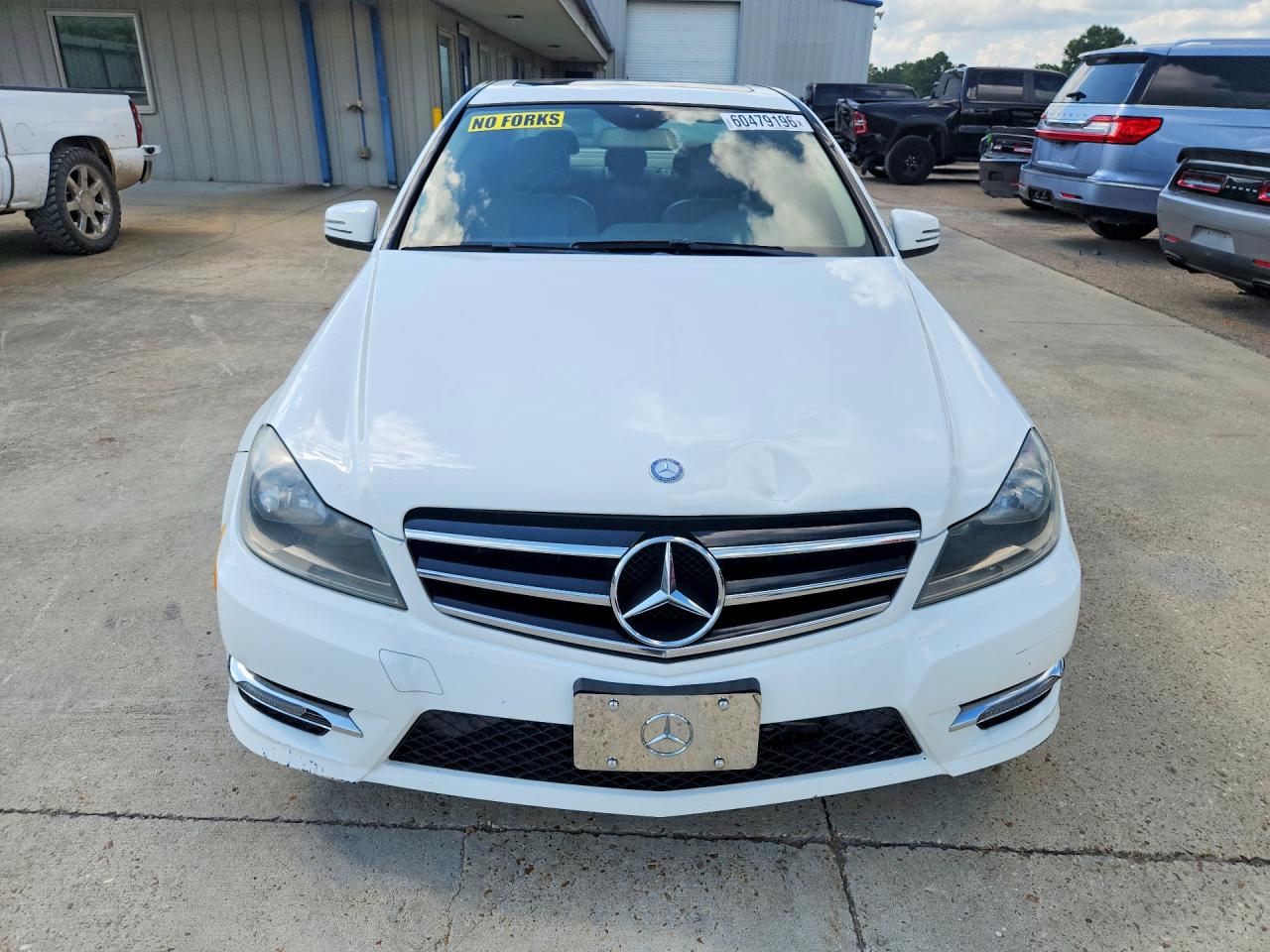 2014 Mercedes-benz C 250 Белый vin: WDDGF4HB2EG192522