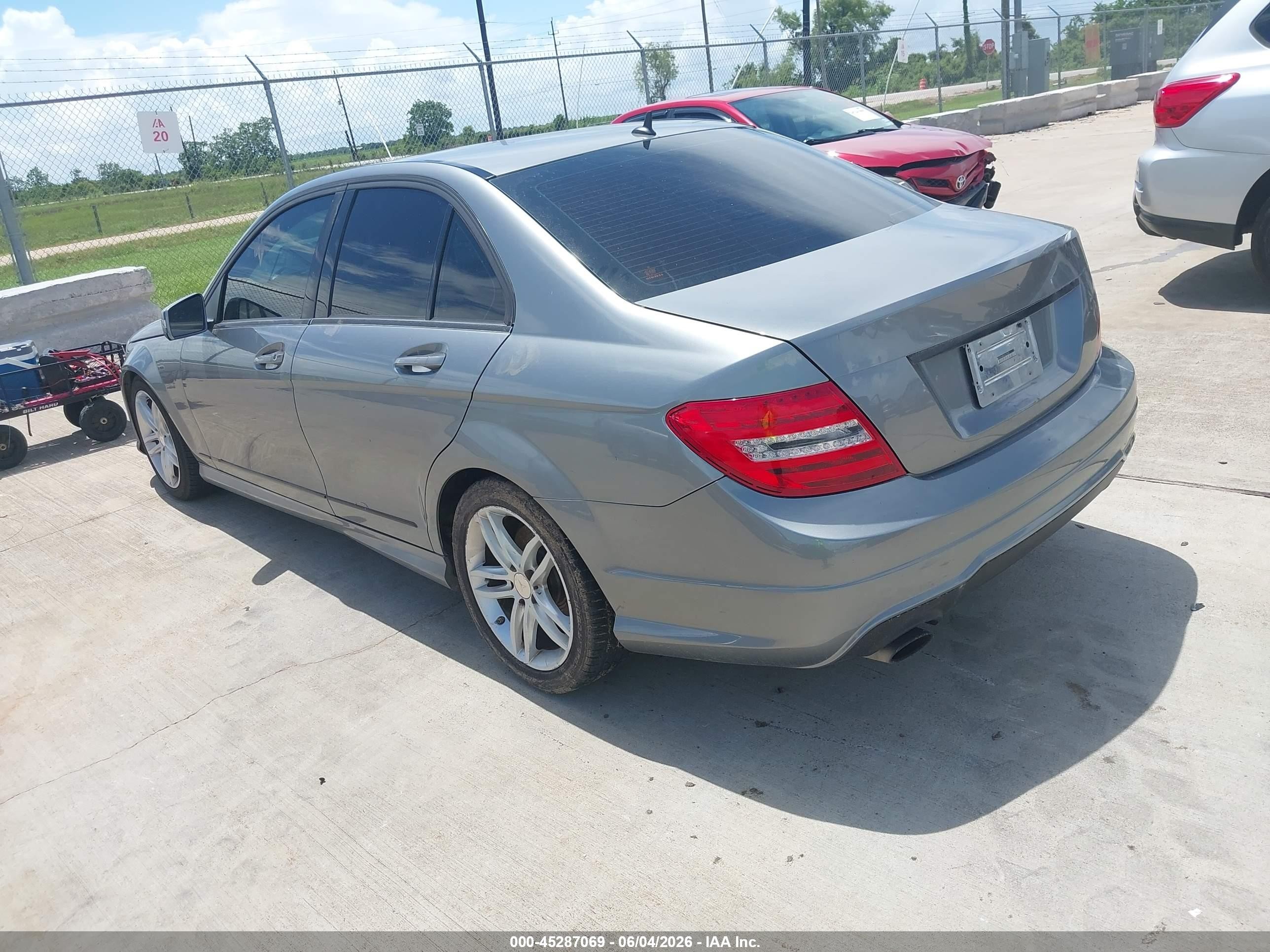 2014 Mercedes-benz C 250   Gray vin: WDDGF4HB2EG210338