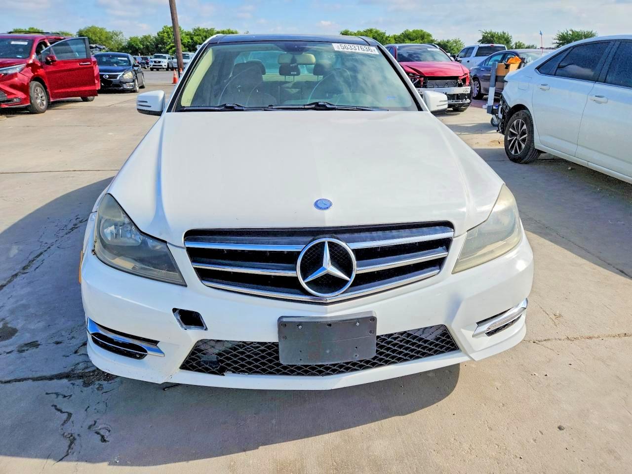 2014 Mercedes-benz C 250 White vin: WDDGF4HB2EG210985