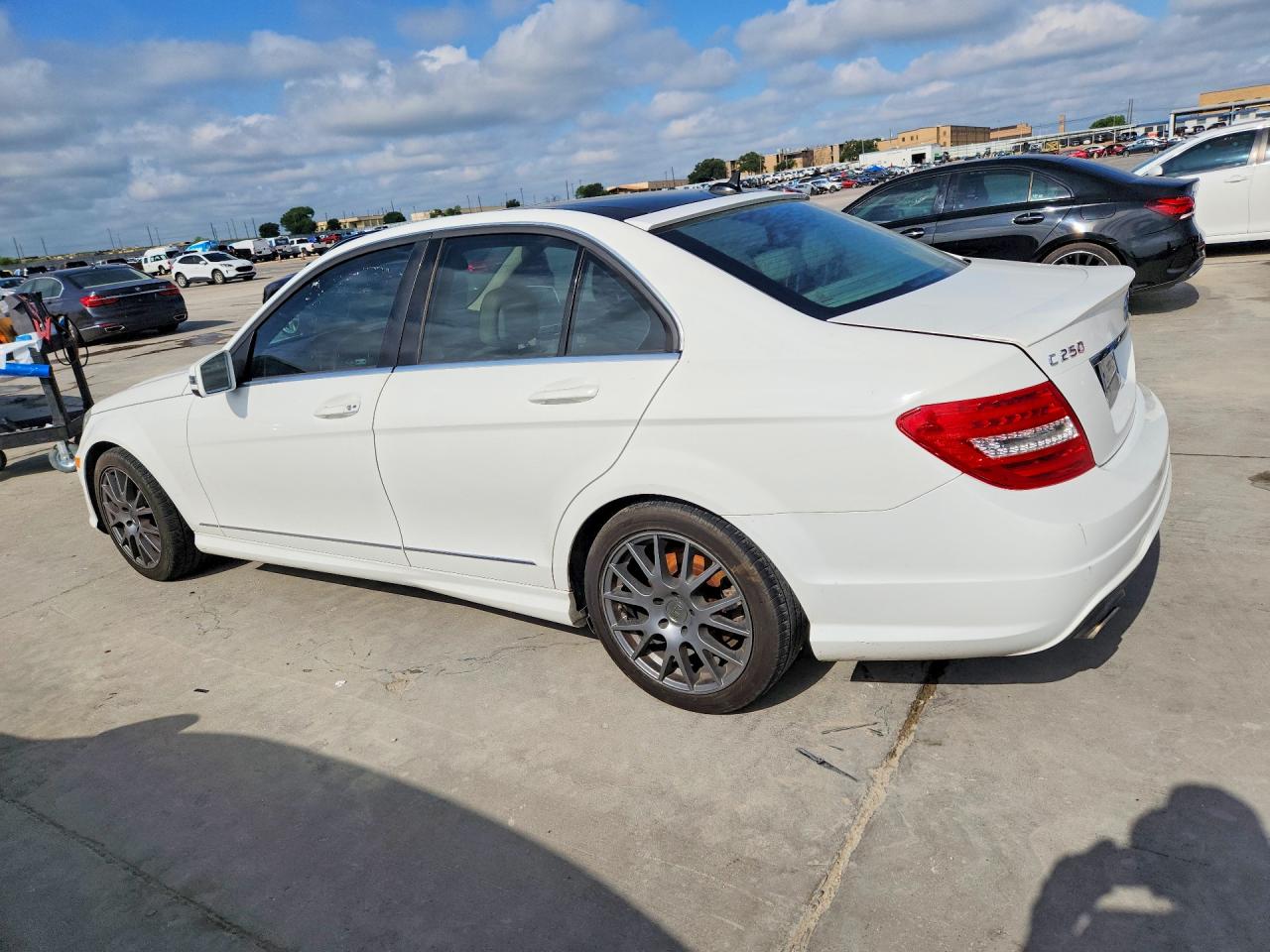 2014 Mercedes-benz C 250 White vin: WDDGF4HB2EG210985