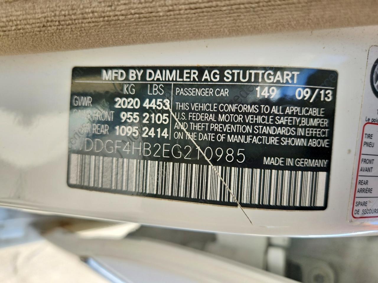 2014 Mercedes-benz C 250 White vin: WDDGF4HB2EG210985