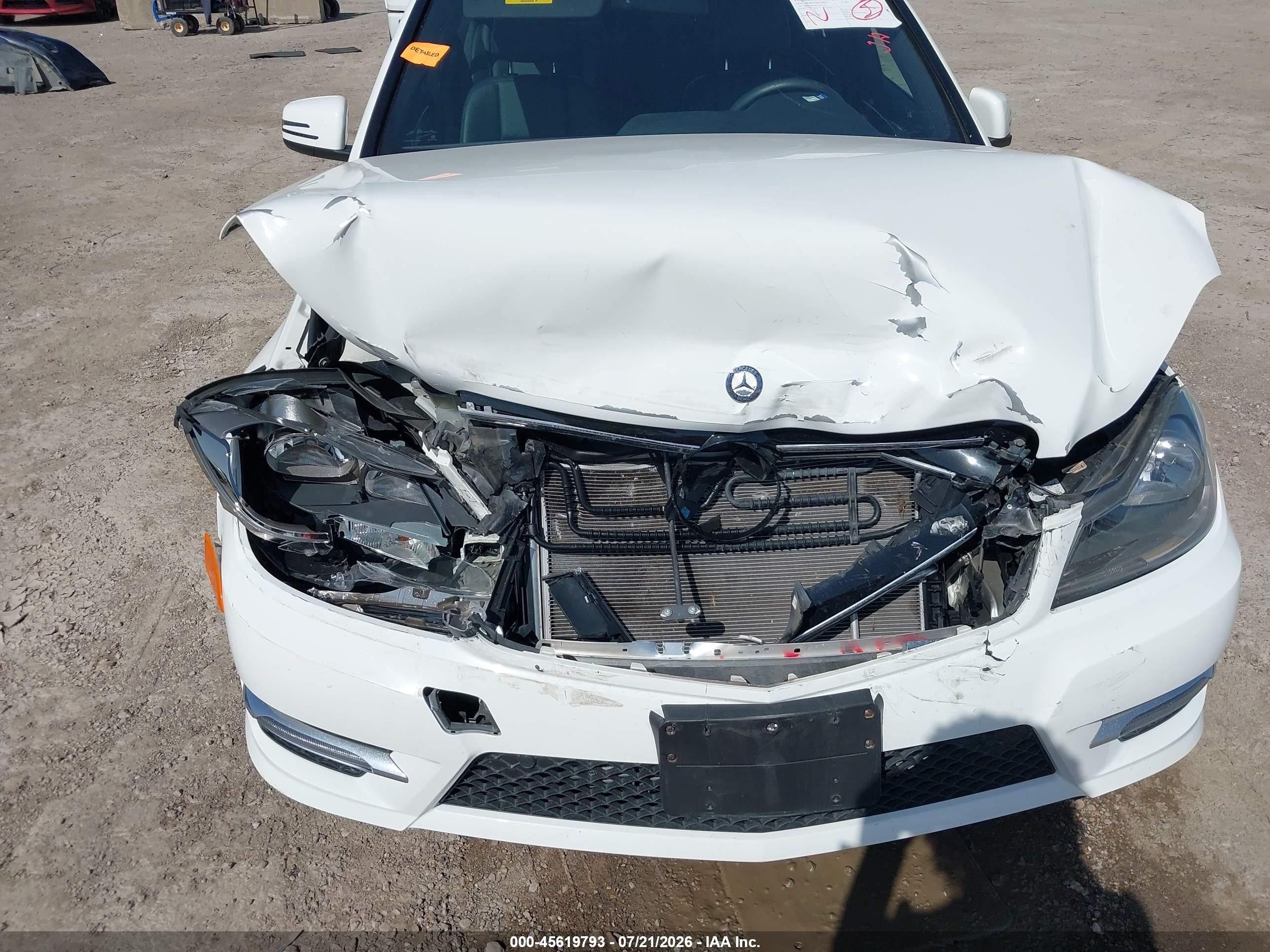 2014 Mercedes-benz C 250 Sport White vin: WDDGF4HB2EG231321