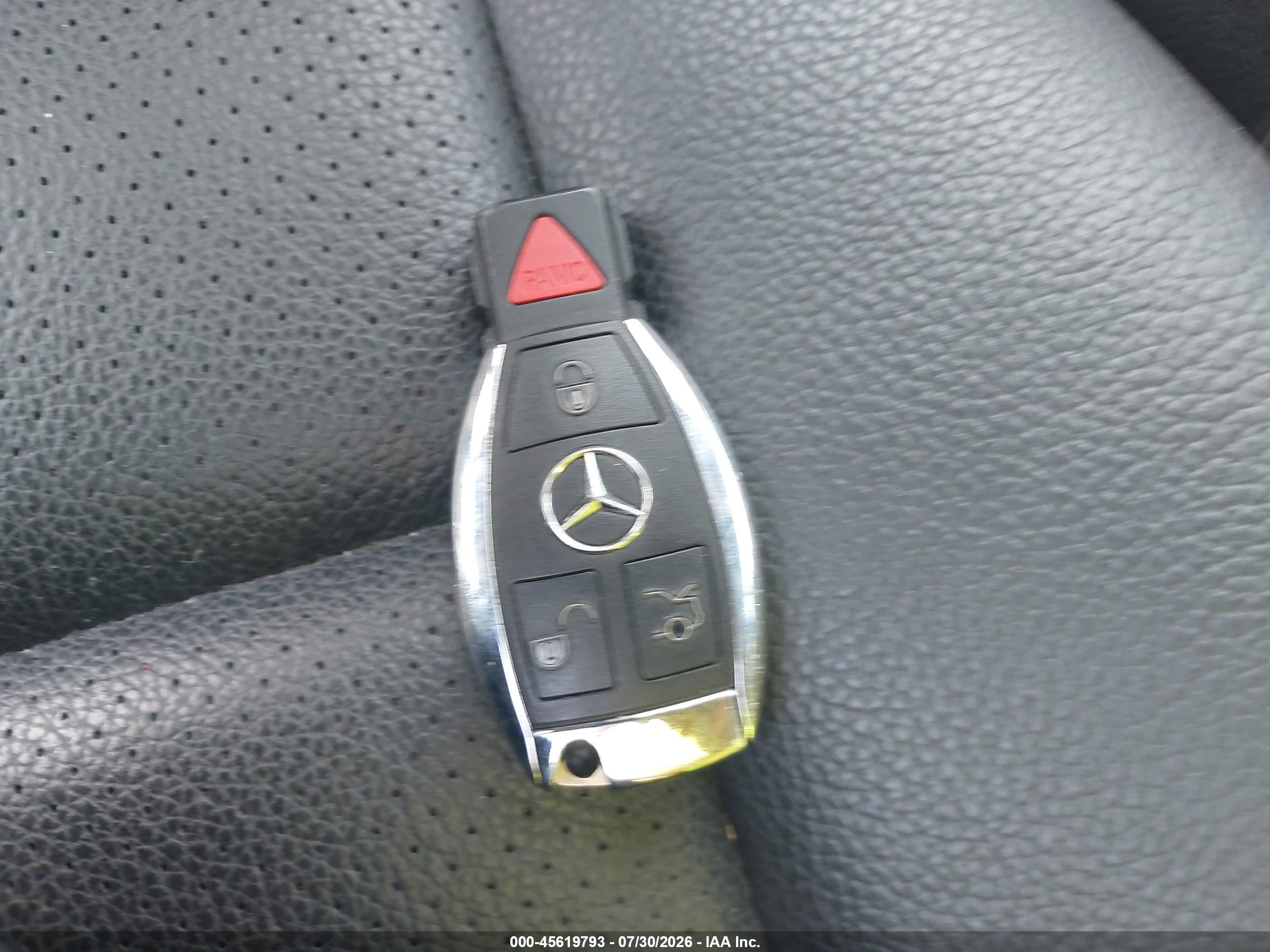 2014 Mercedes-benz C 250 Sport White vin: WDDGF4HB2EG231321