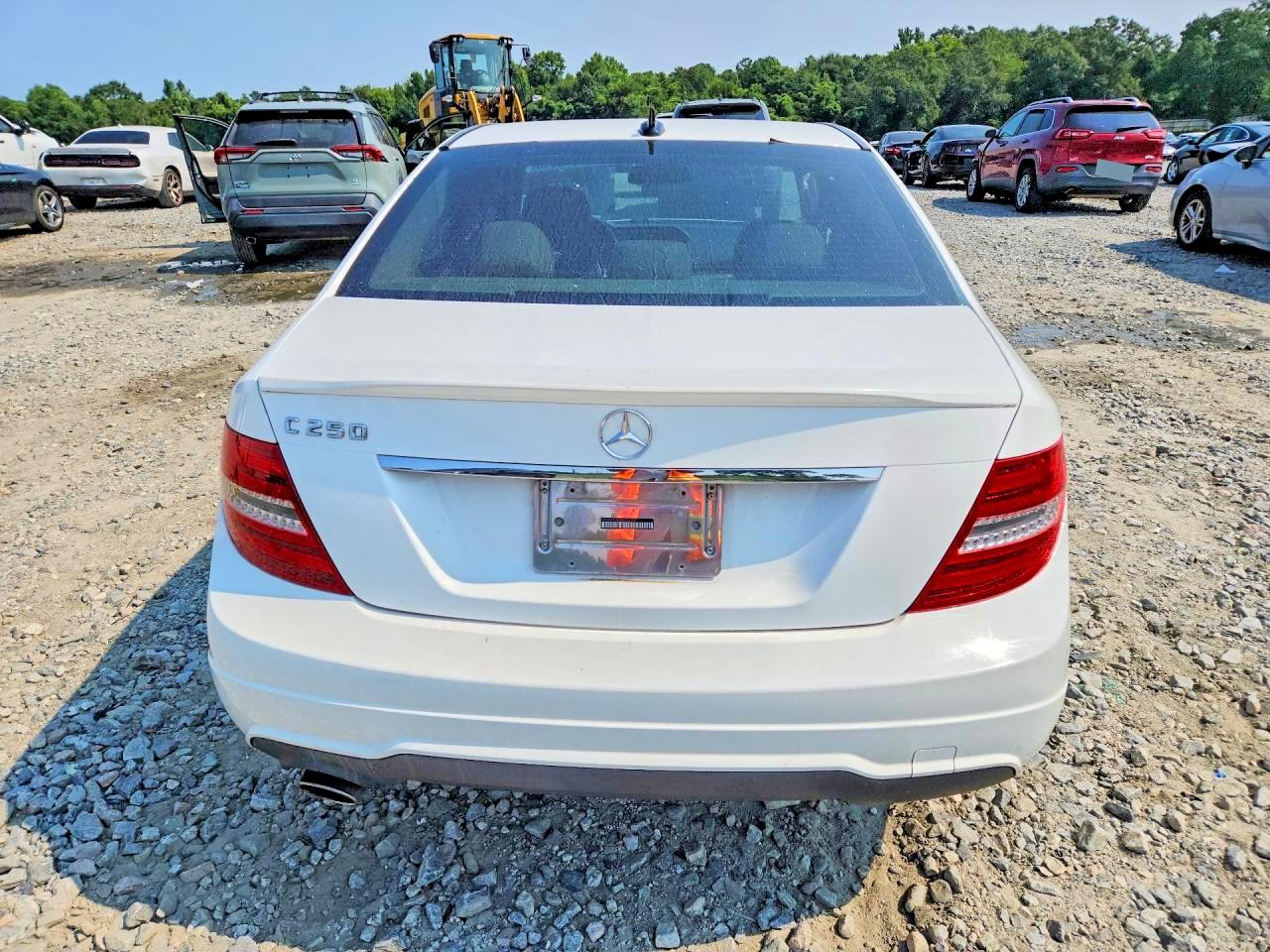 2014 Mercedes-benz C 250 White vin: WDDGF4HB2ER302747