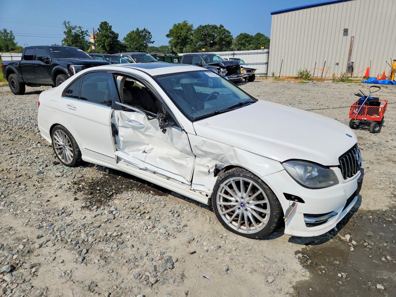 2014 Mercedes-benz C 250 White vin: WDDGF4HB2ER302747