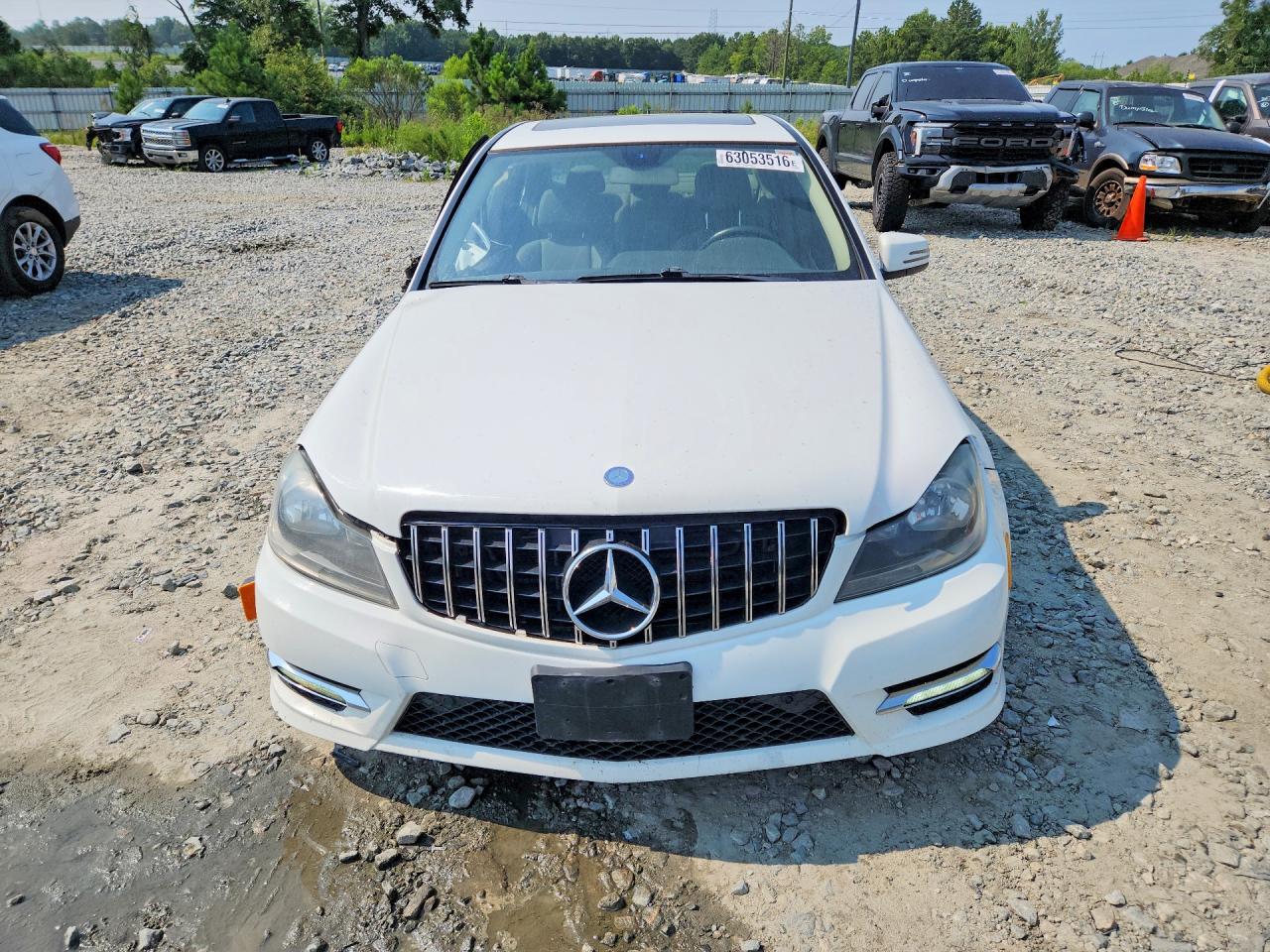 2014 Mercedes-benz C 250 White vin: WDDGF4HB2ER302747