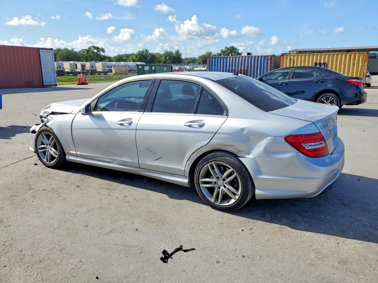 2014 Mercedes-benz C 250 Серебряный vin: WDDGF4HB2ER304630
