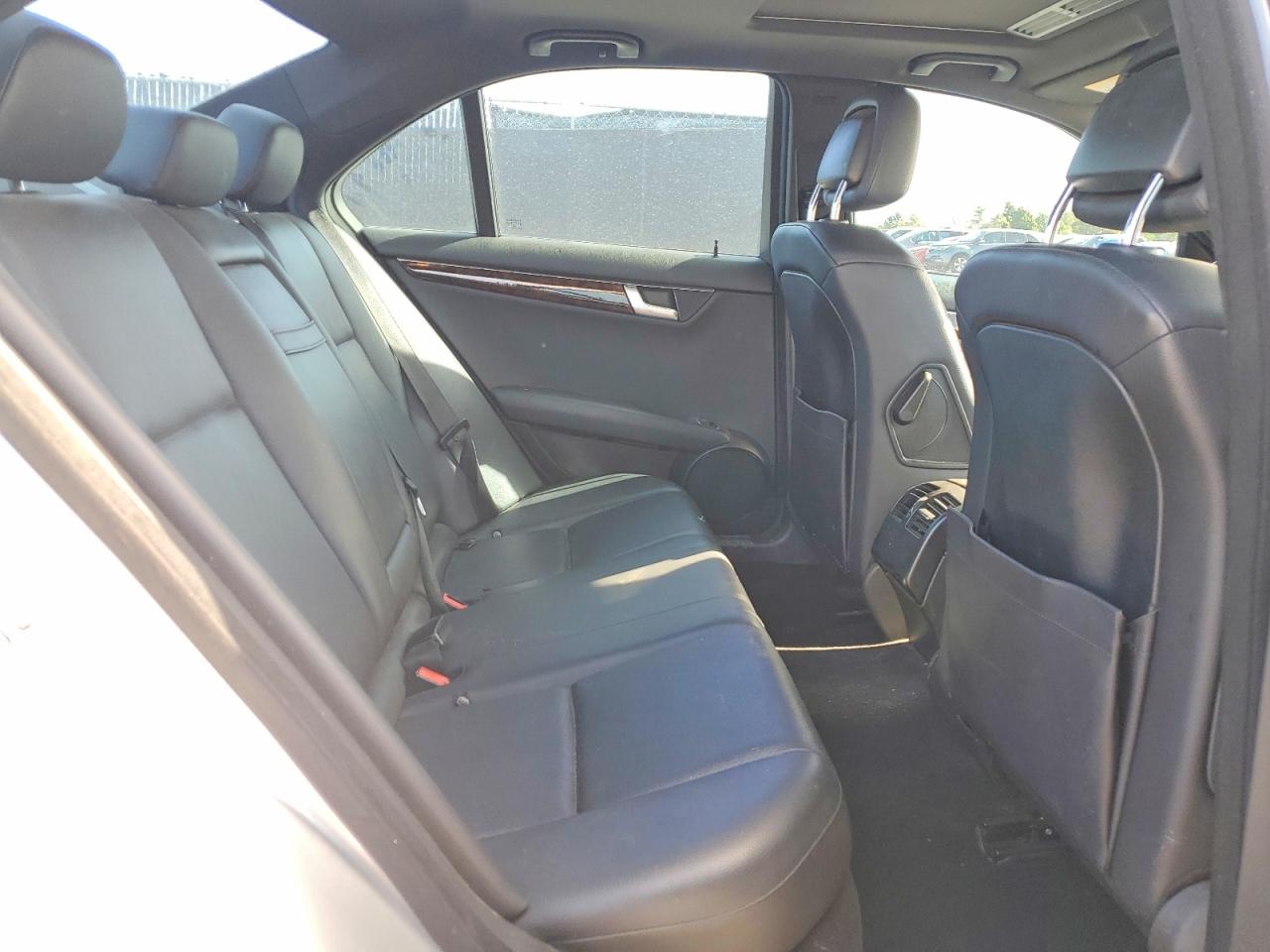 2014 Mercedes-benz C 250 Серебряный vin: WDDGF4HB2ER304630