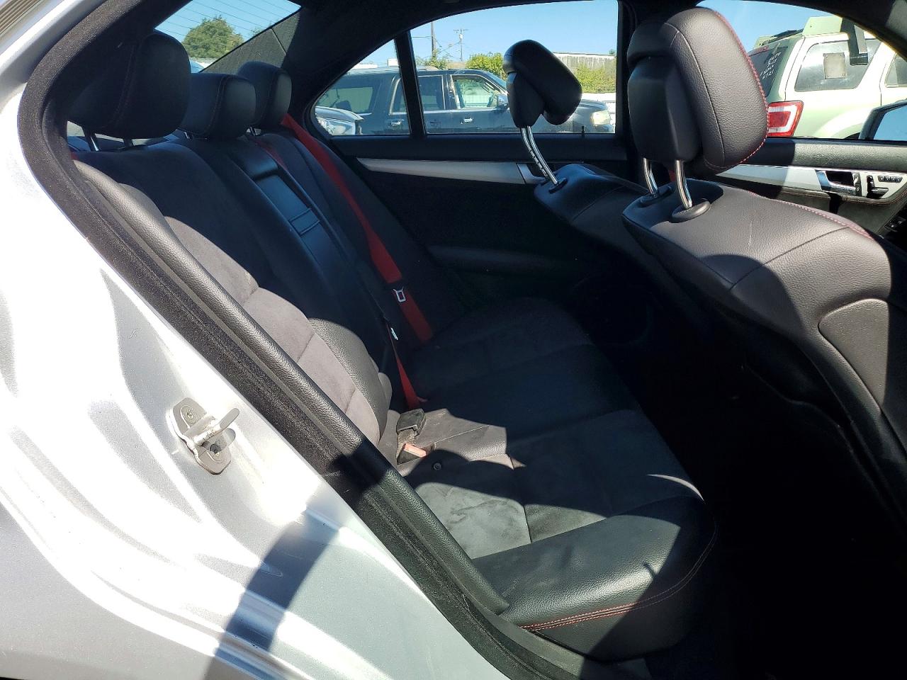 2014 Mercedes-benz C 250 Silver vin: WDDGF4HB2ER306863