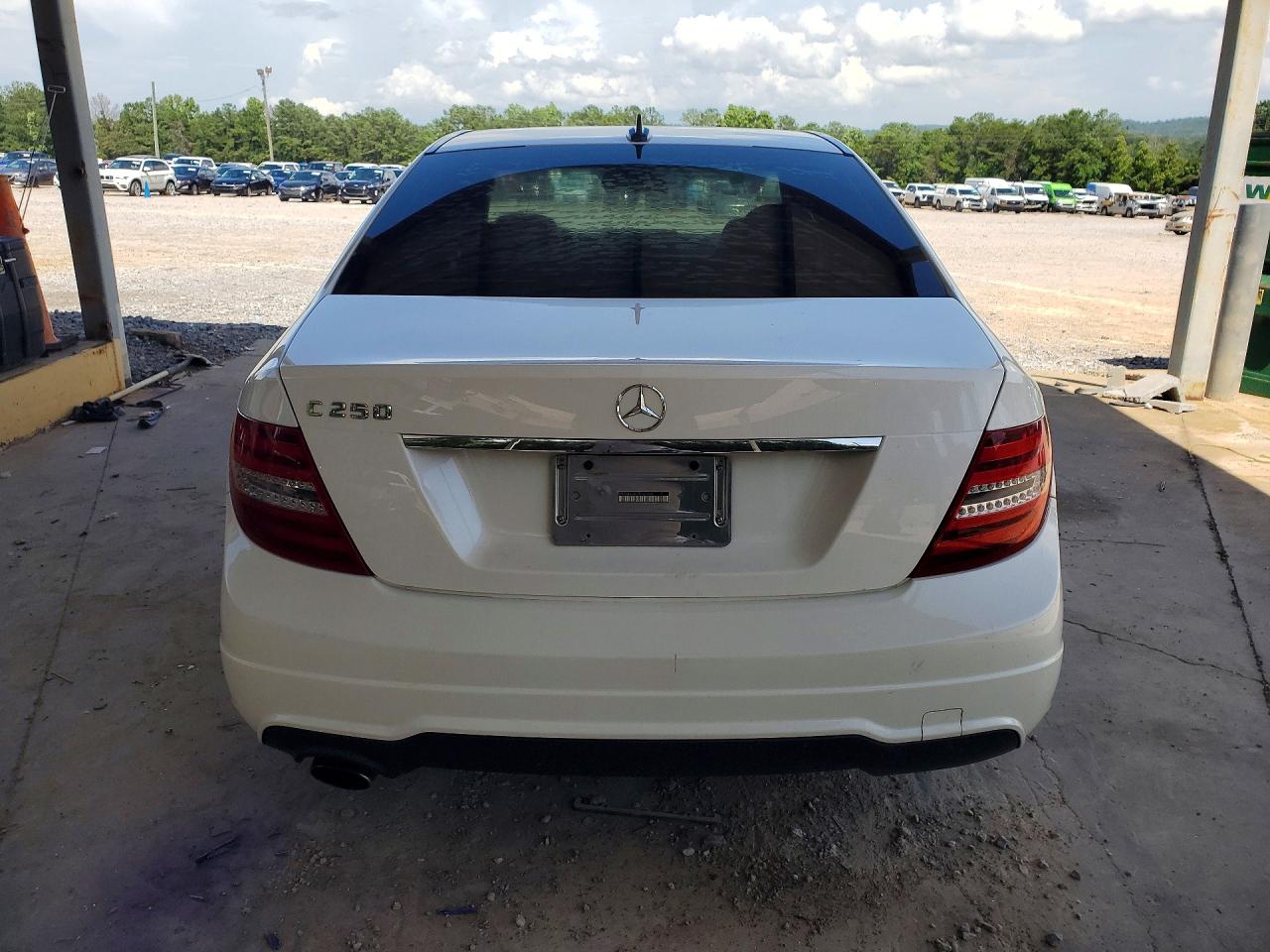 2014 Mercedes-benz C 250 White vin: WDDGF4HB2ER309293