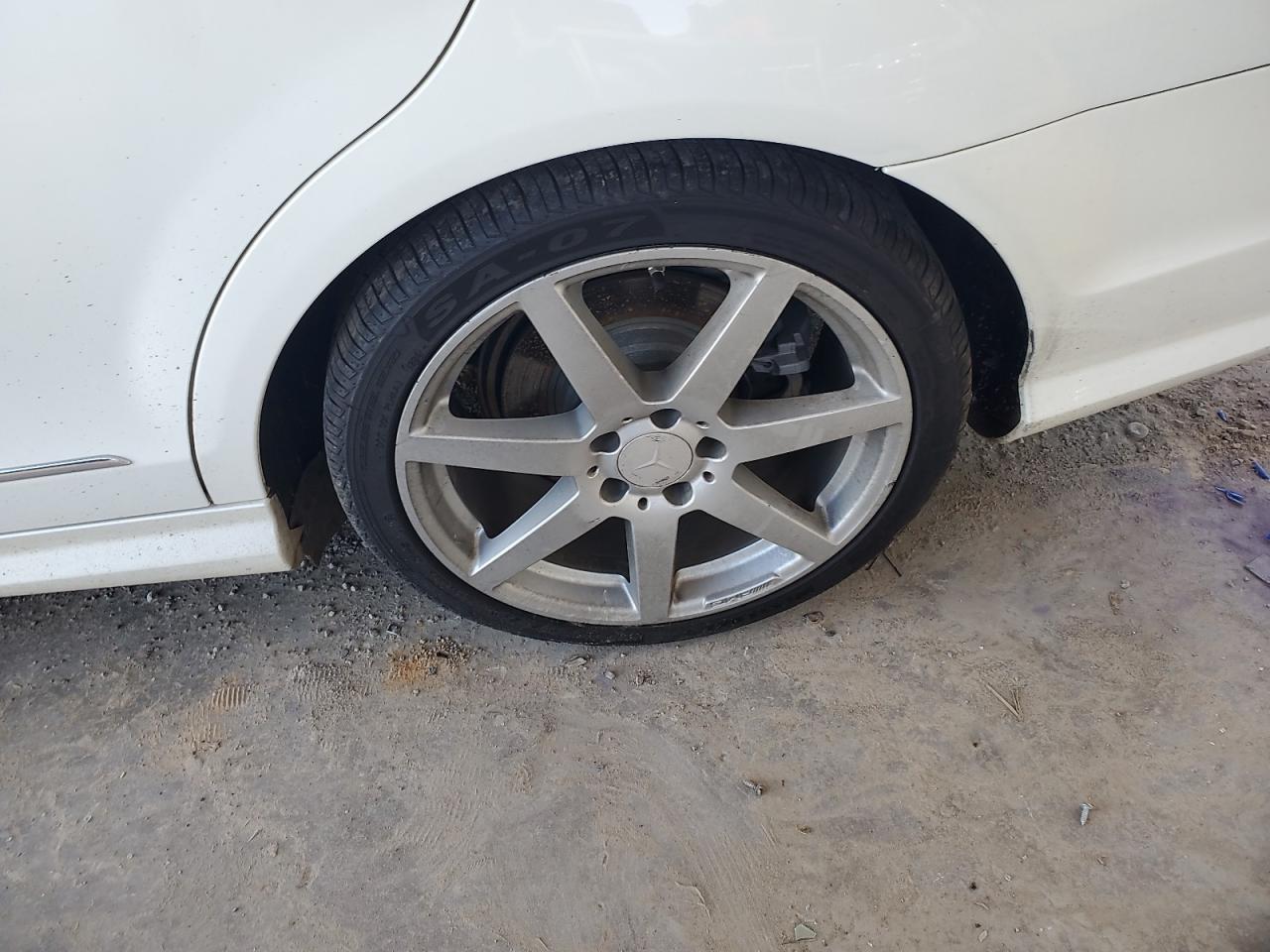 2014 Mercedes-benz C 250 White vin: WDDGF4HB2ER309293 Damage: Left Rear Wheel, Curb Rash, > 12 Inches
