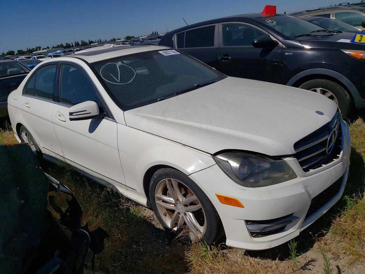 2014 Mercedes-benz C 250 White vin: WDDGF4HB2ER310671