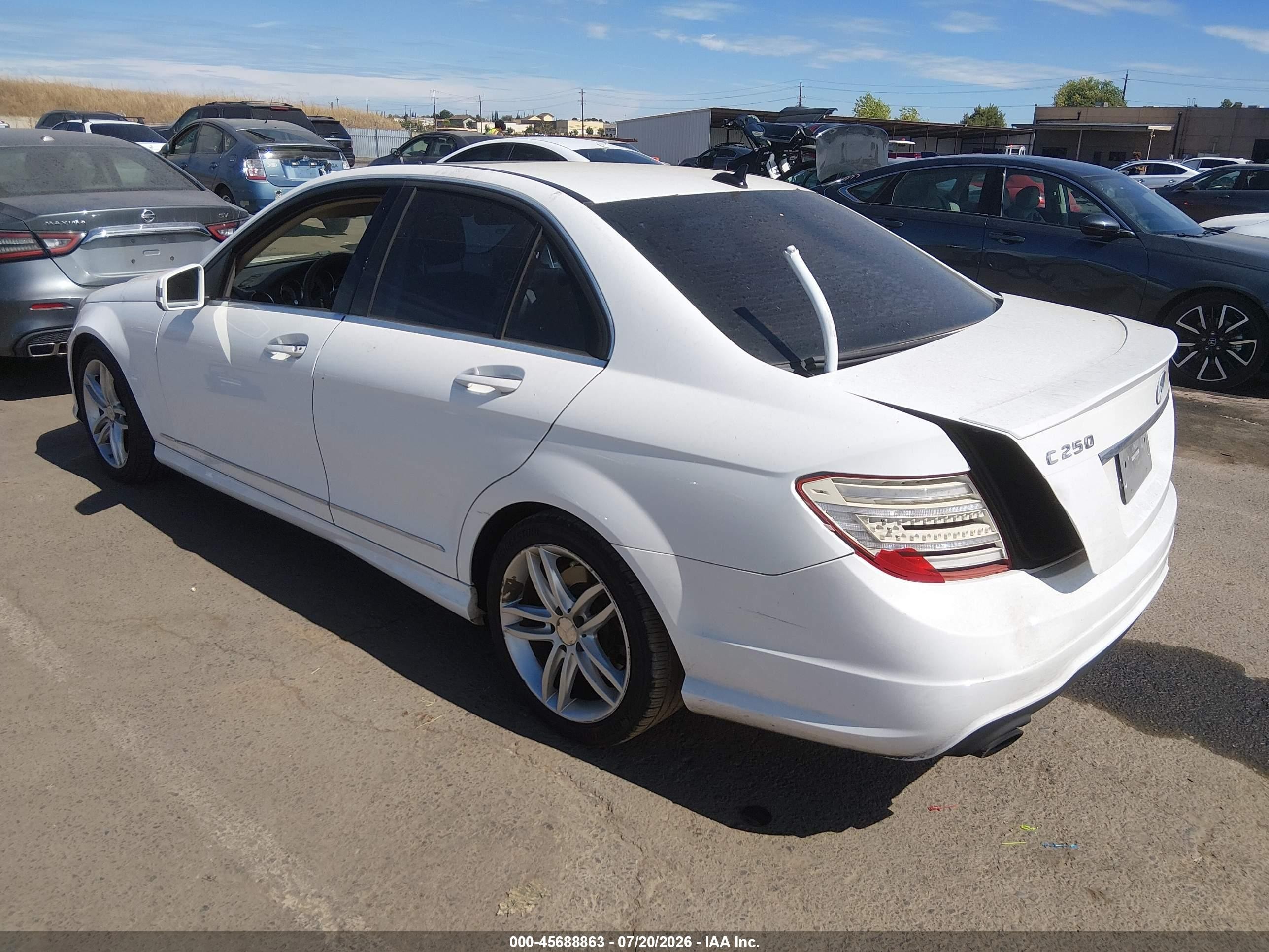 2014 Mercedes-benz C 250 Sport White vin: WDDGF4HB2ER312016