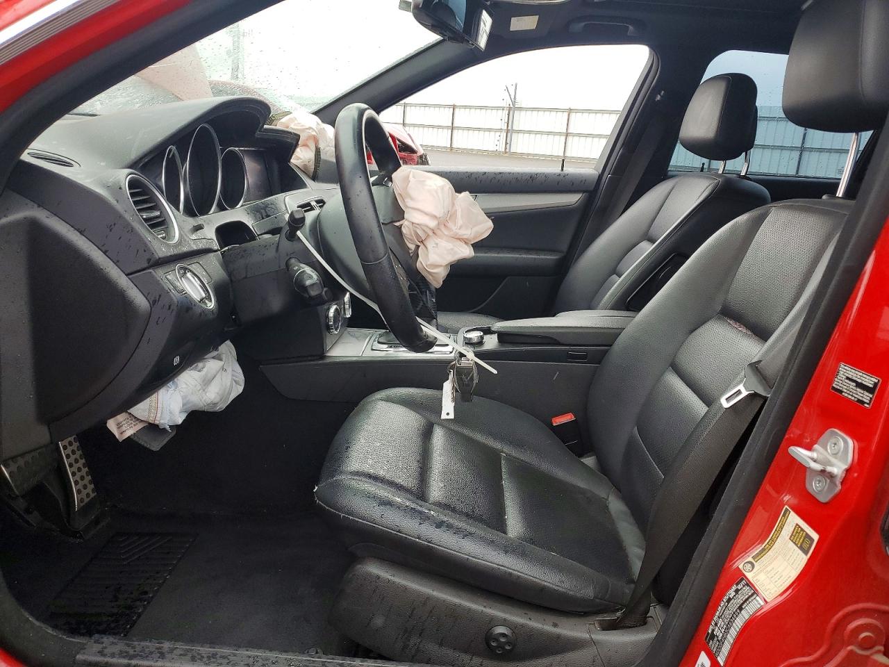 2012 Mercedes-benz C 250 Красный vin: WDDGF4HB3CA634899